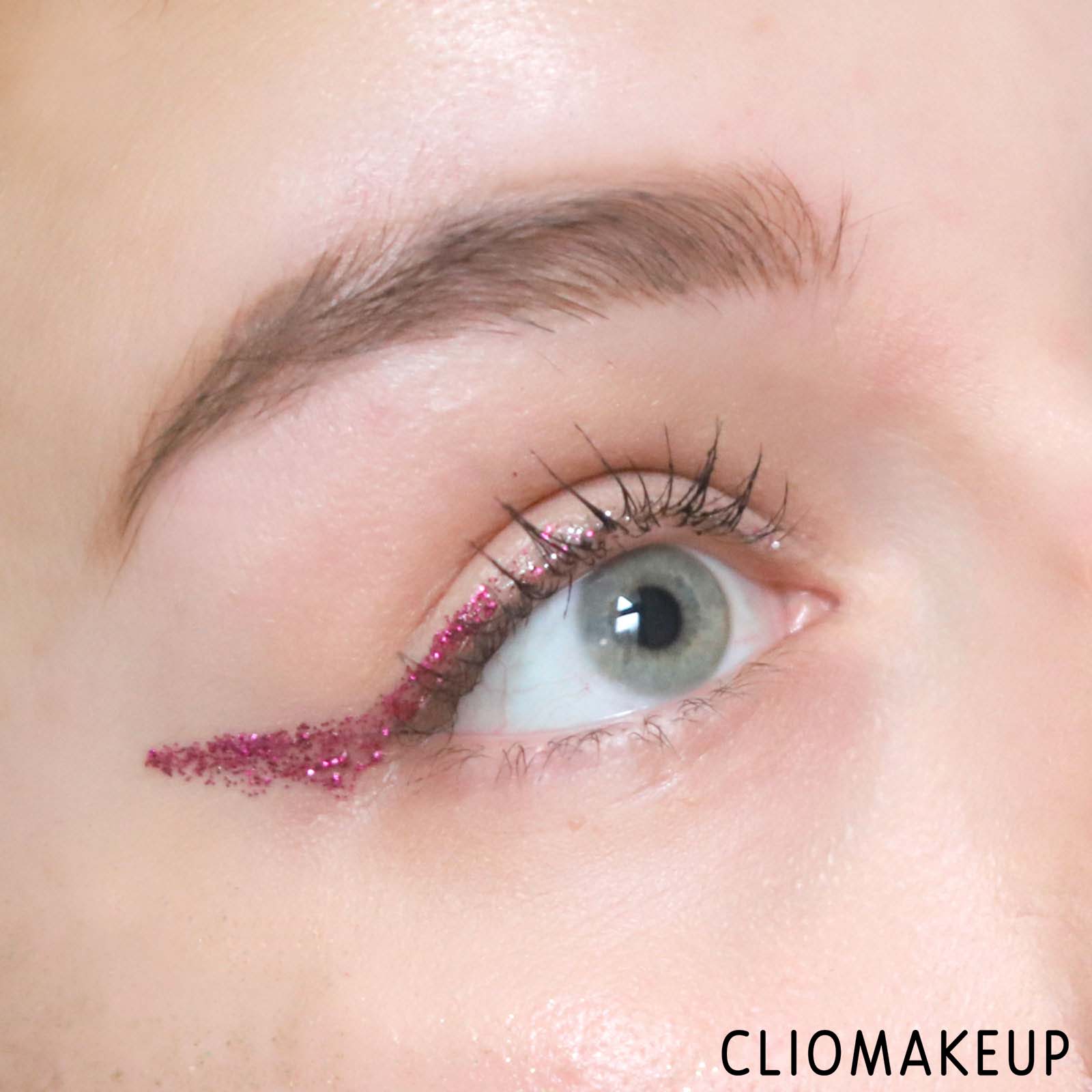 cliomakeup-recensione-palette-essence-get-your-glitter-on-palette-10