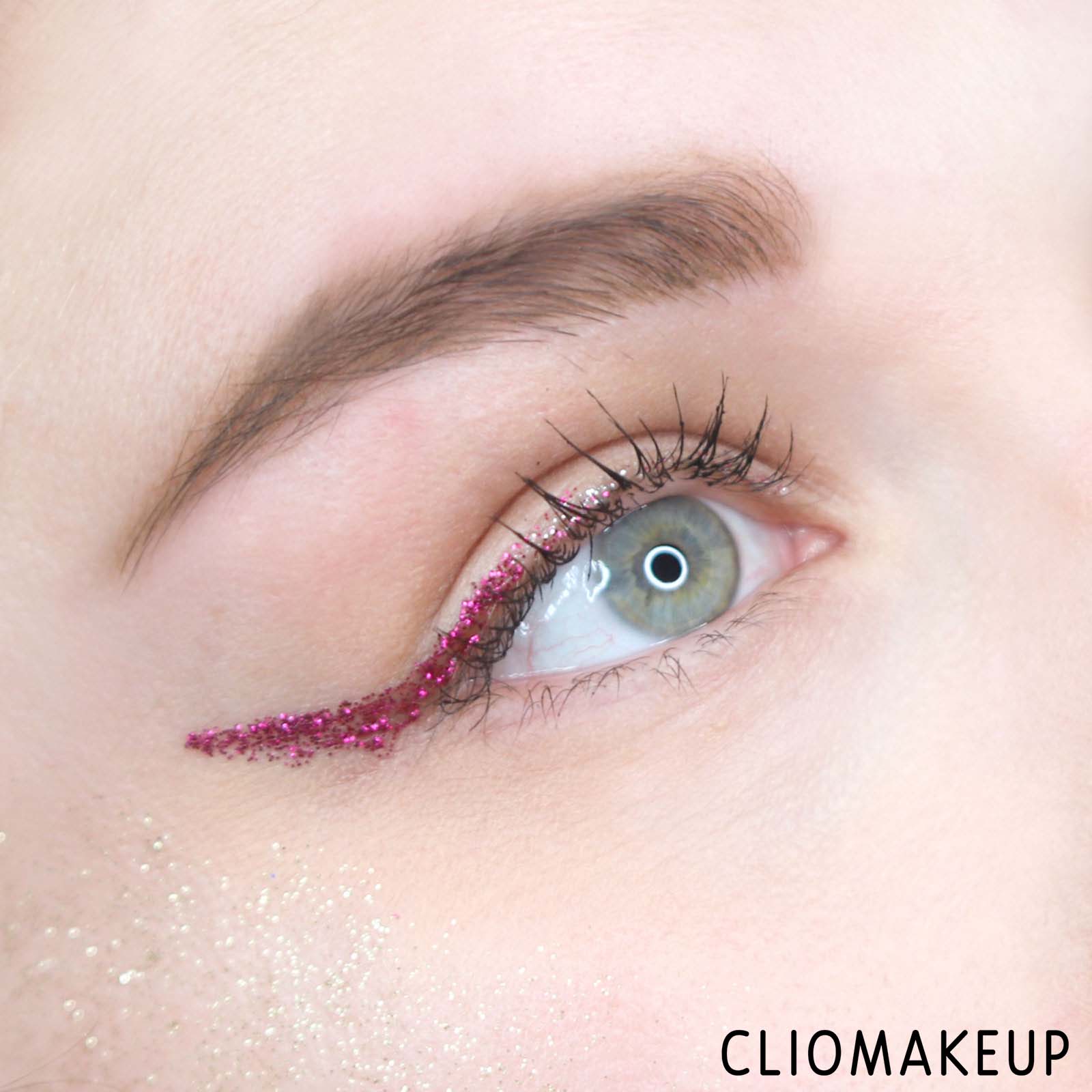 cliomakeup-recensione-palette-essence-get-your-glitter-on-palette-11