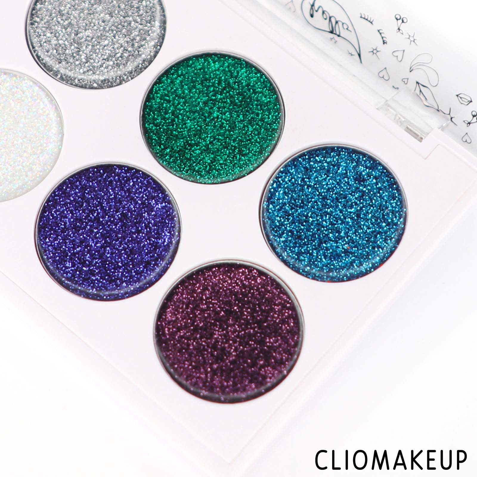 cliomakeup-recensione-palette-essence-get-your-glitter-on-palette-5