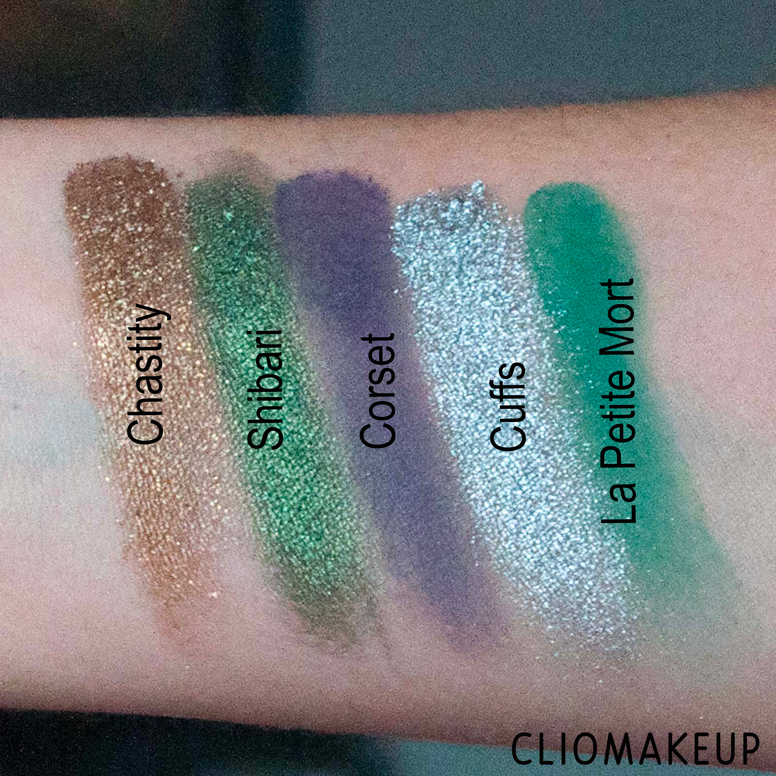 cliomakeup-recensione-palette-kat-von-d-fetish-eyeshadow-palette-21