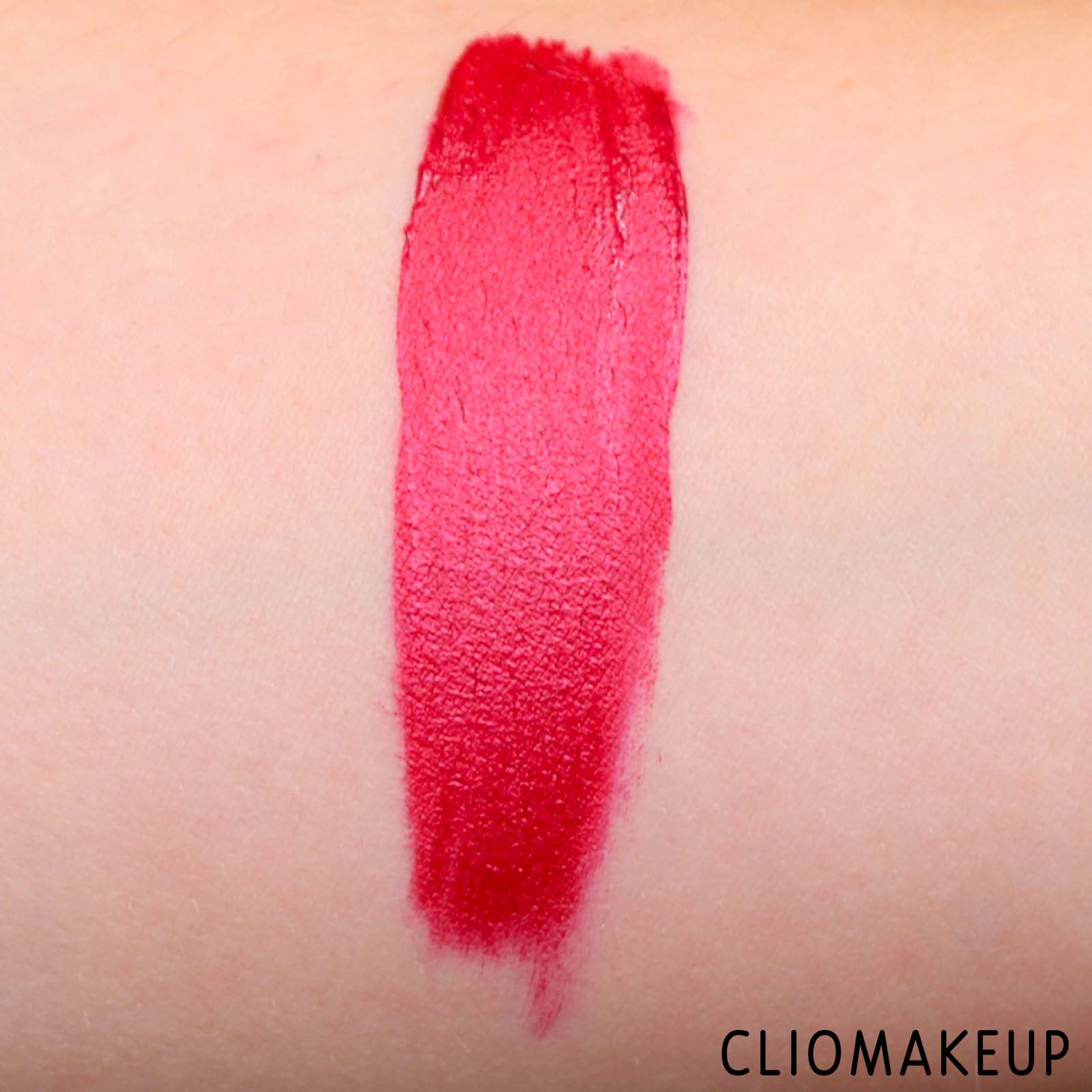 cliomakeup-recensione-rossetti-deborah-fluid-velvet-mat-lipstick-7