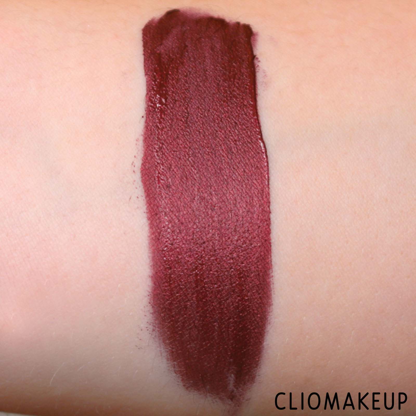 cliomakeup-recensione-rossetti-deborah-fluid-velvet-mat-lipstick-9