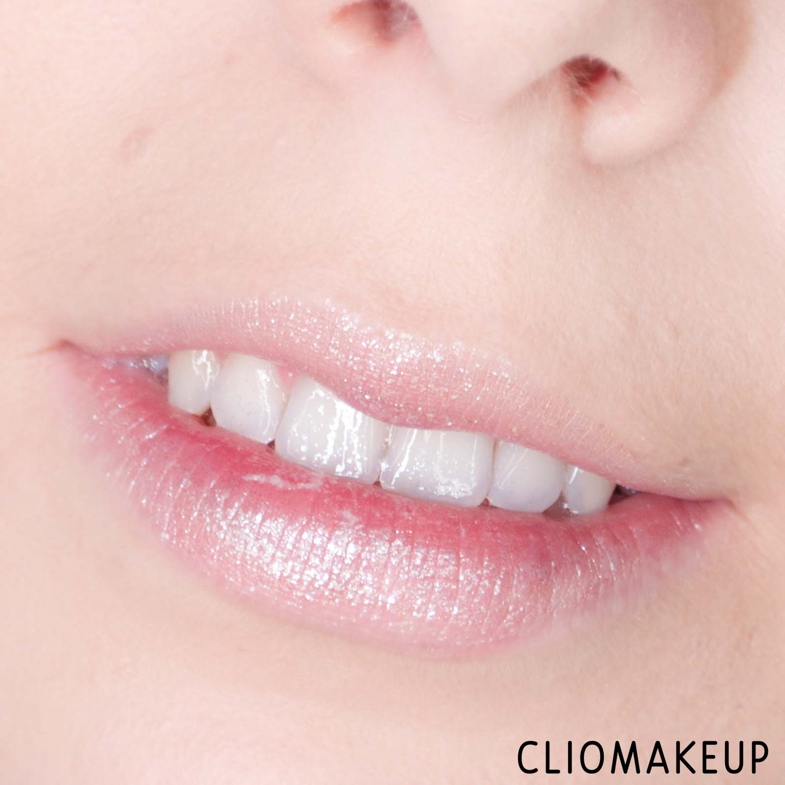 cliomakeup-recensione-rossetti-essence-get-your-glitter-on!-lip-topper-11
