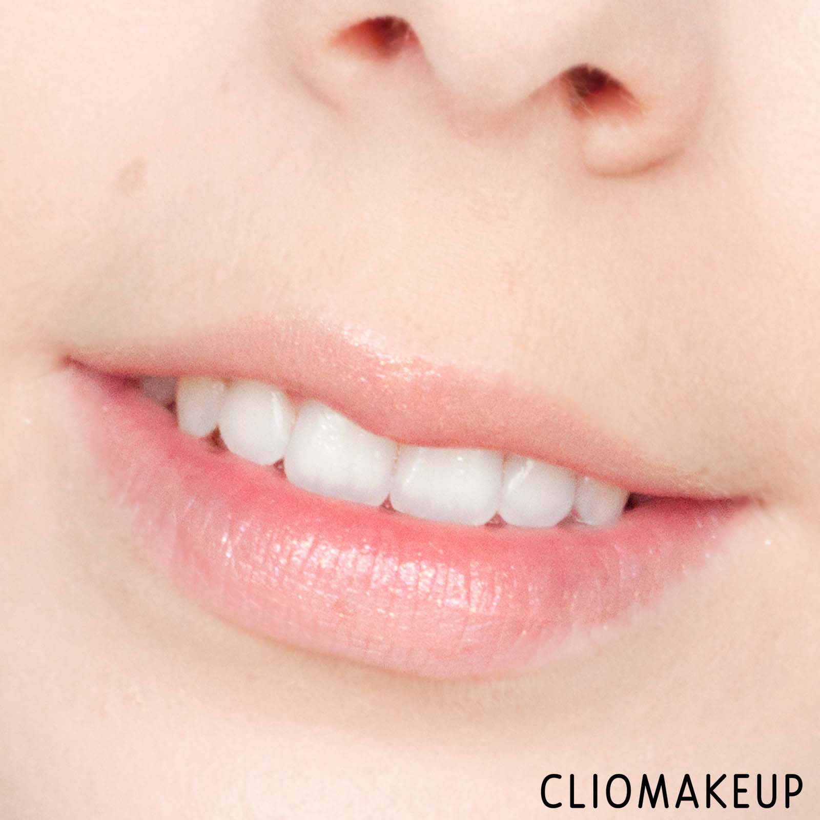 cliomakeup-recensione-rossetti-essence-get-your-glitter-on!-lip-topper-12