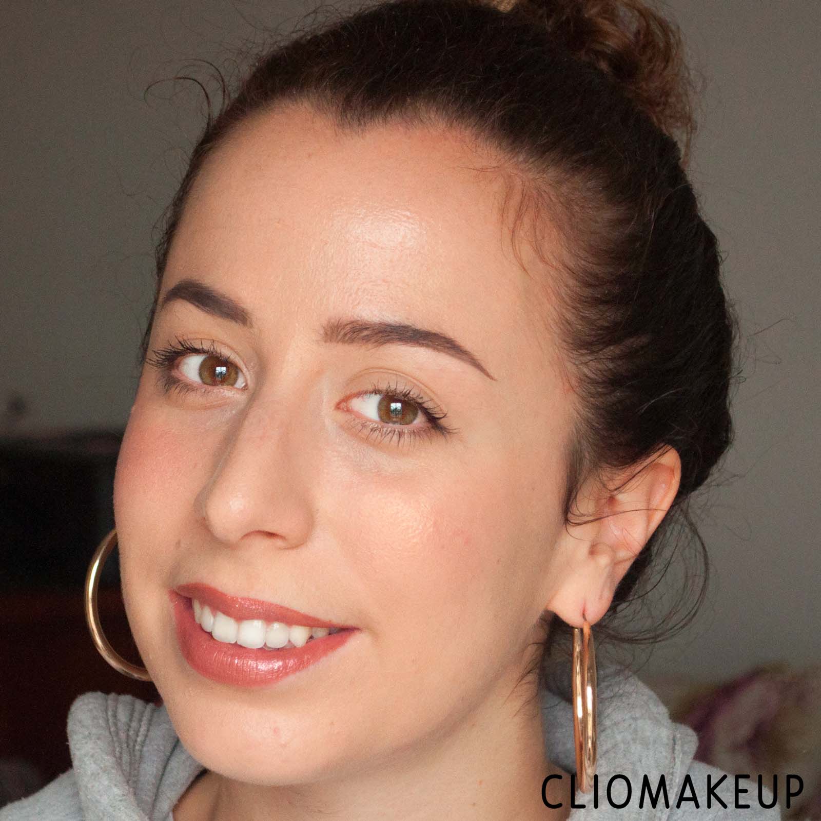 cliomakeup-recensione-rossetti-essence-get-your-glitter-on!-lip-topper-14