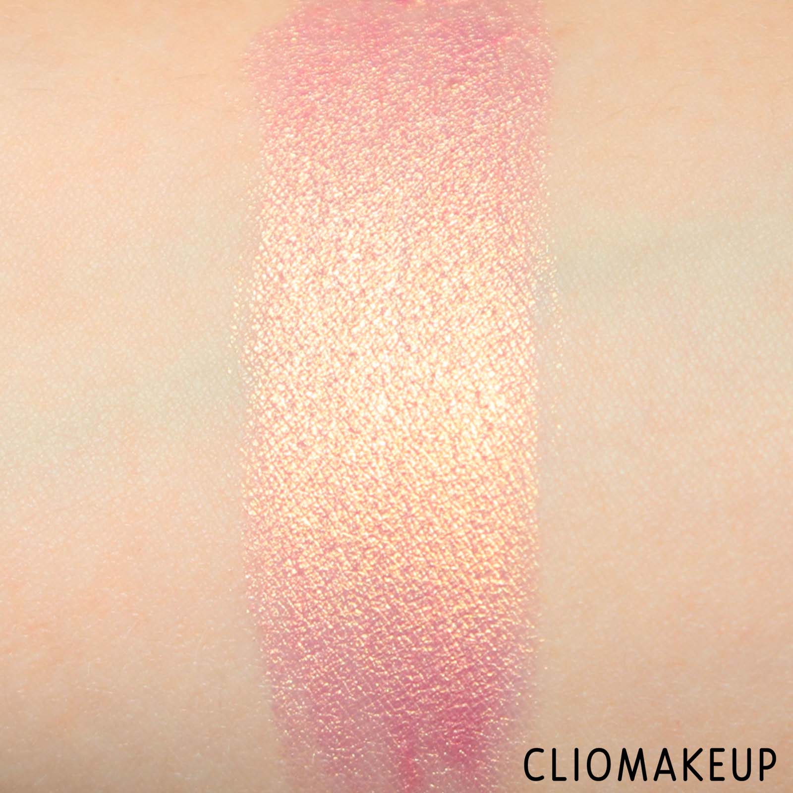 cliomakeup-recensione-rossetti-essence-hello-holo-lipstick-8