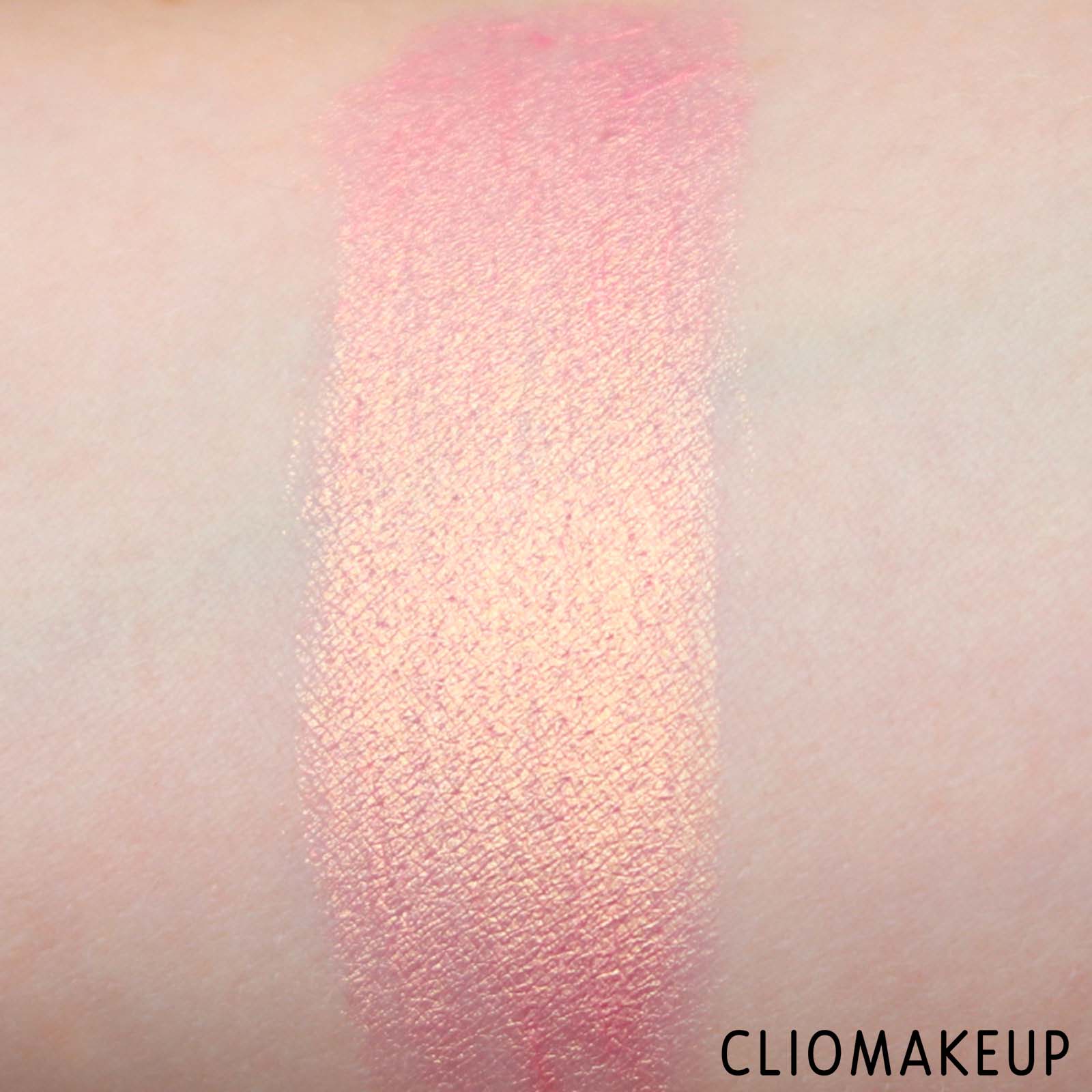 cliomakeup-recensione-rossetti-essence-hello-holo-lipstick-9