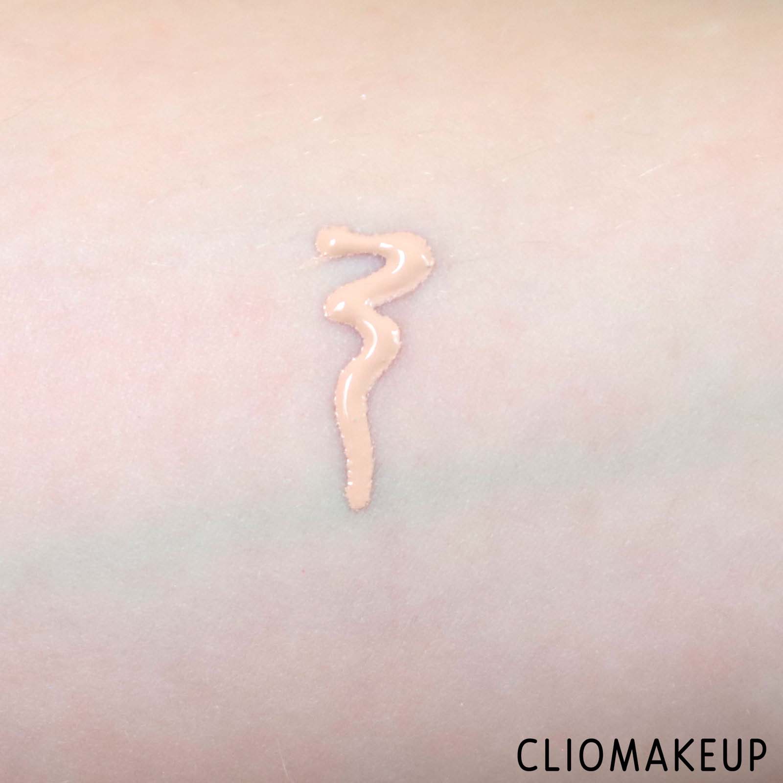cliomakeup-recensione-correttore-wycon-cover-bomb-concealer-6