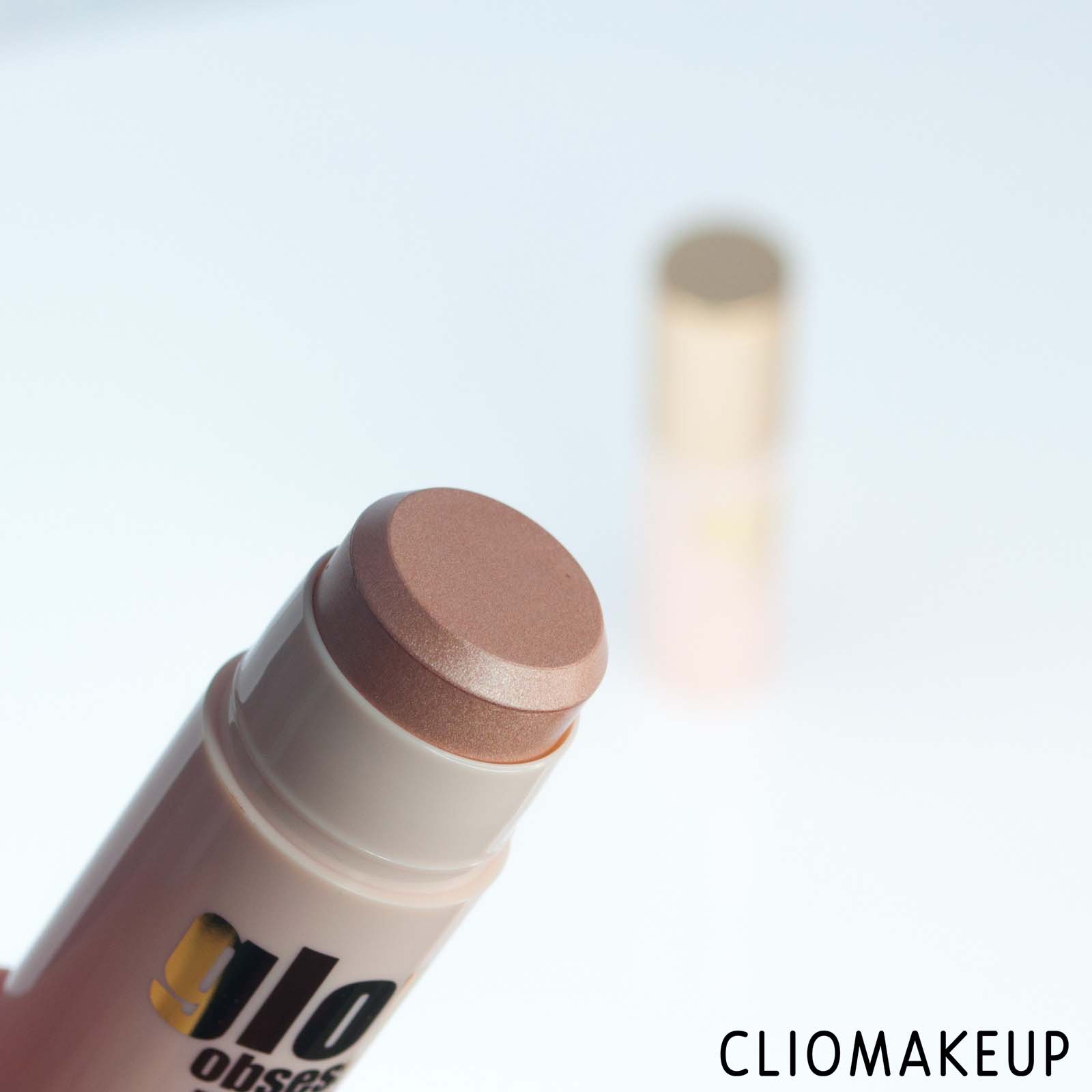 cliomakeup-recensione-illuminanti-pupa-glow-obsession-stick-highlighter-5