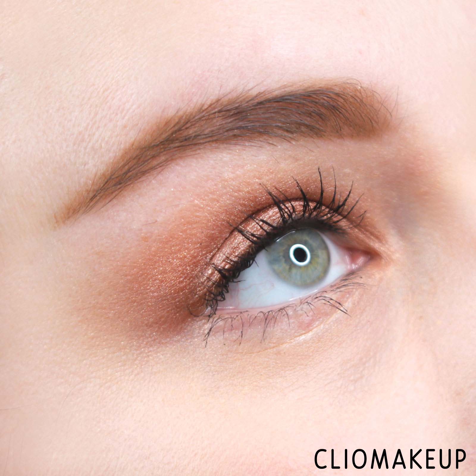 cliomakeup-recensione-ombretti-kiko-sparkling-holiday-metallic-eyeshadow-14
