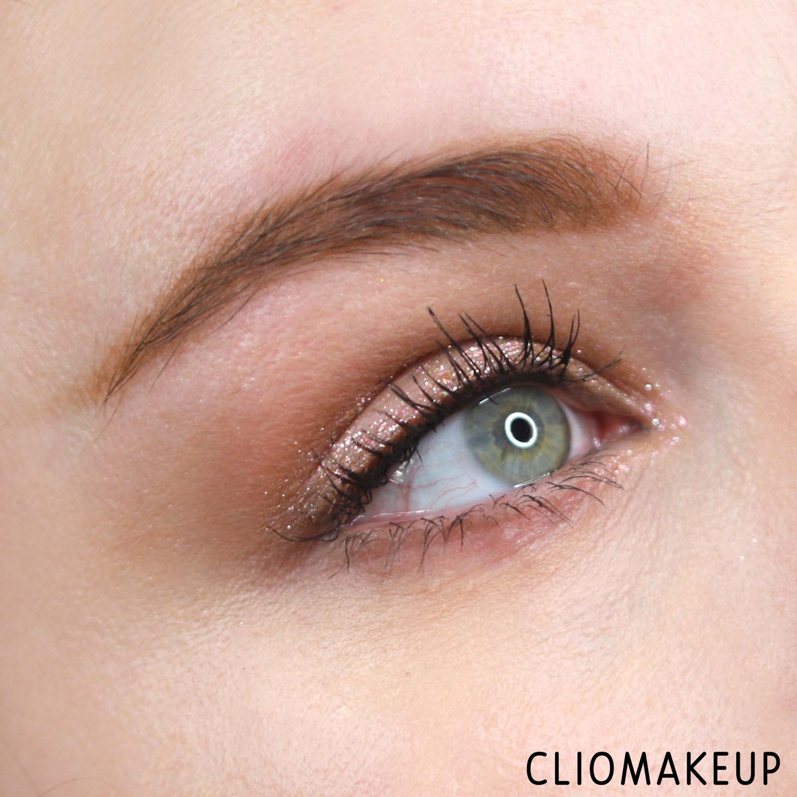 cliomakeup-recensione-ombretti-liquidi-deborah-metal-strobing-eyeshadow-11