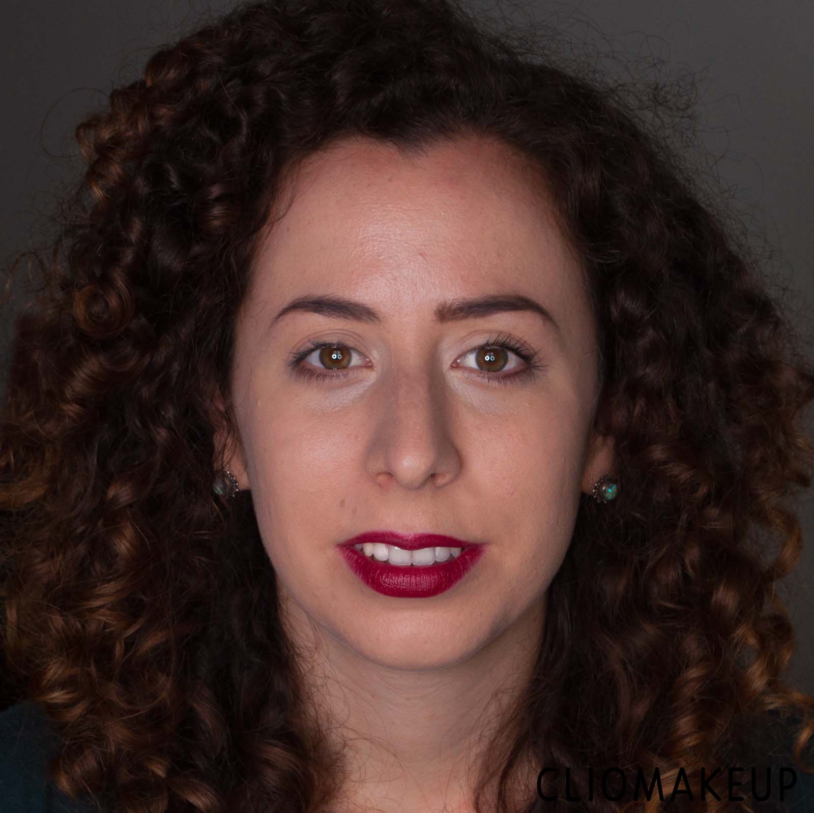 cliomakeup-recensione-rossetto-mac-shiny-pretty-lipstick-13