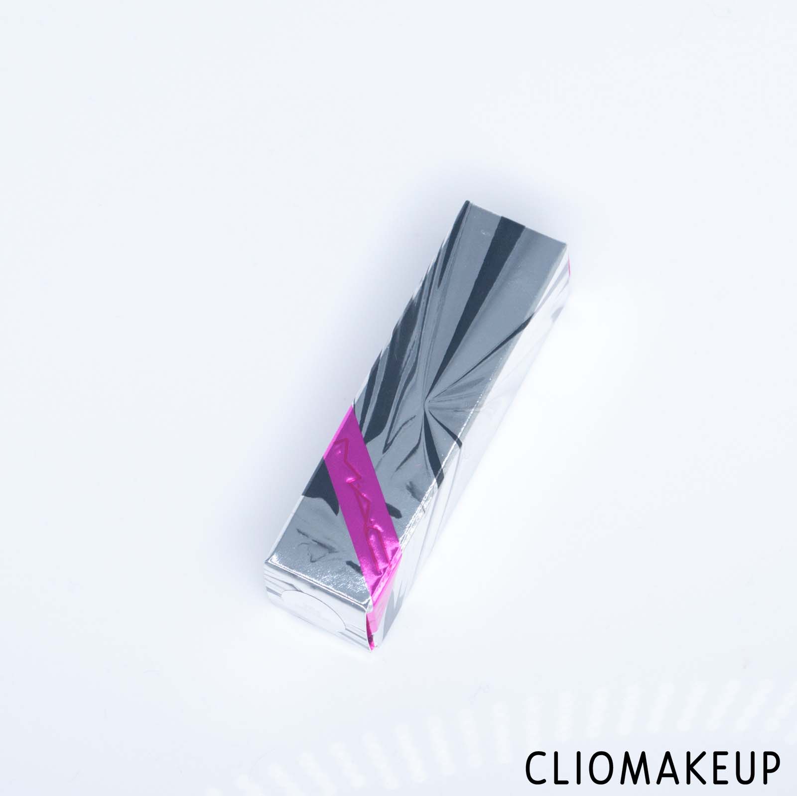 cliomakeup-recensione-rossetto-mac-shiny-pretty-lipstick-2