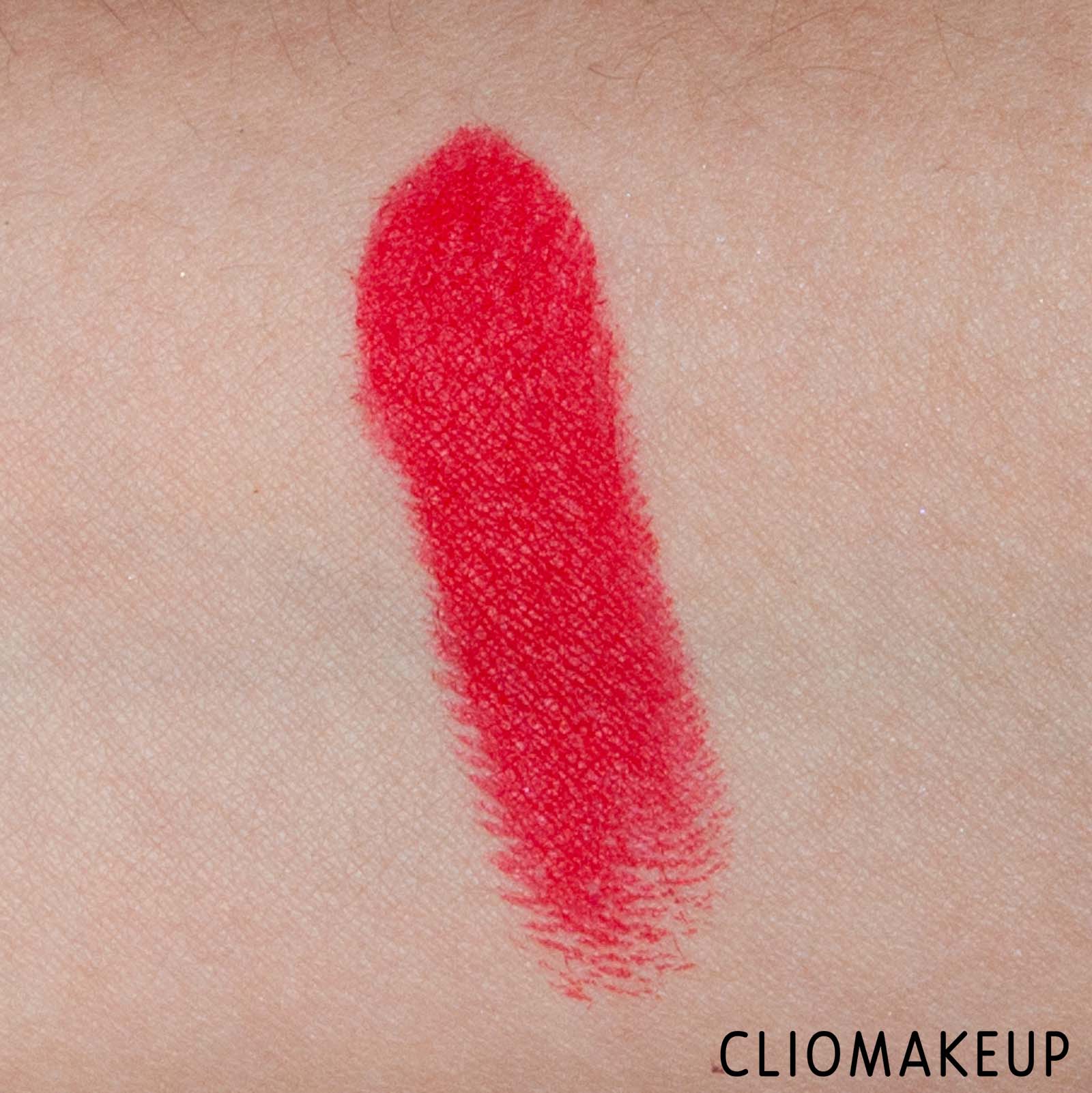 cliomakeup-recensione-rossetto-mac-x-factor-red-lipstick-6