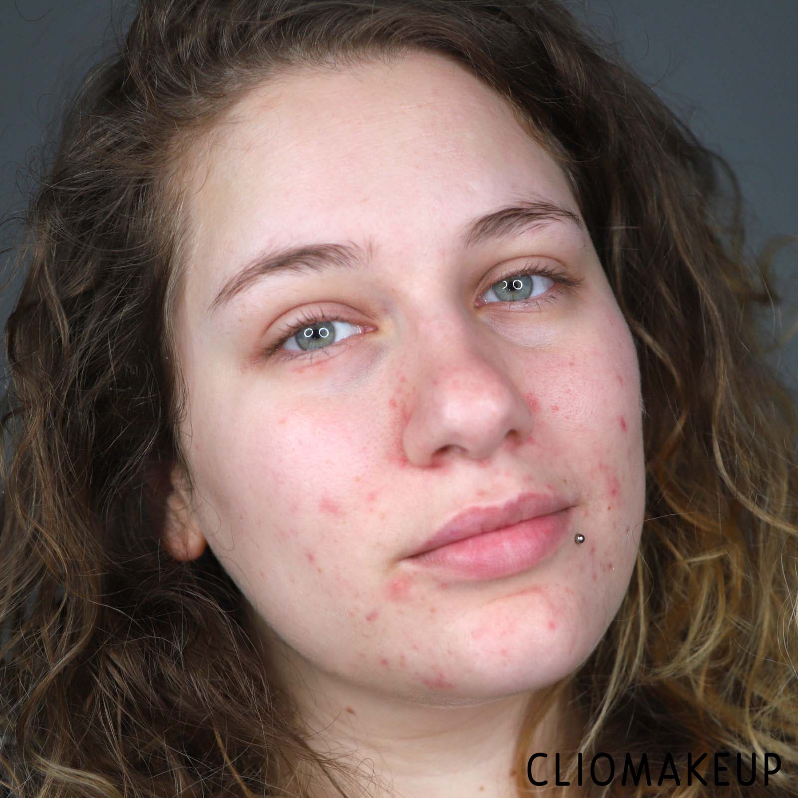 cliomakeup-recensione-correttore-benefit-boi-ing-hydrating-concealer-15