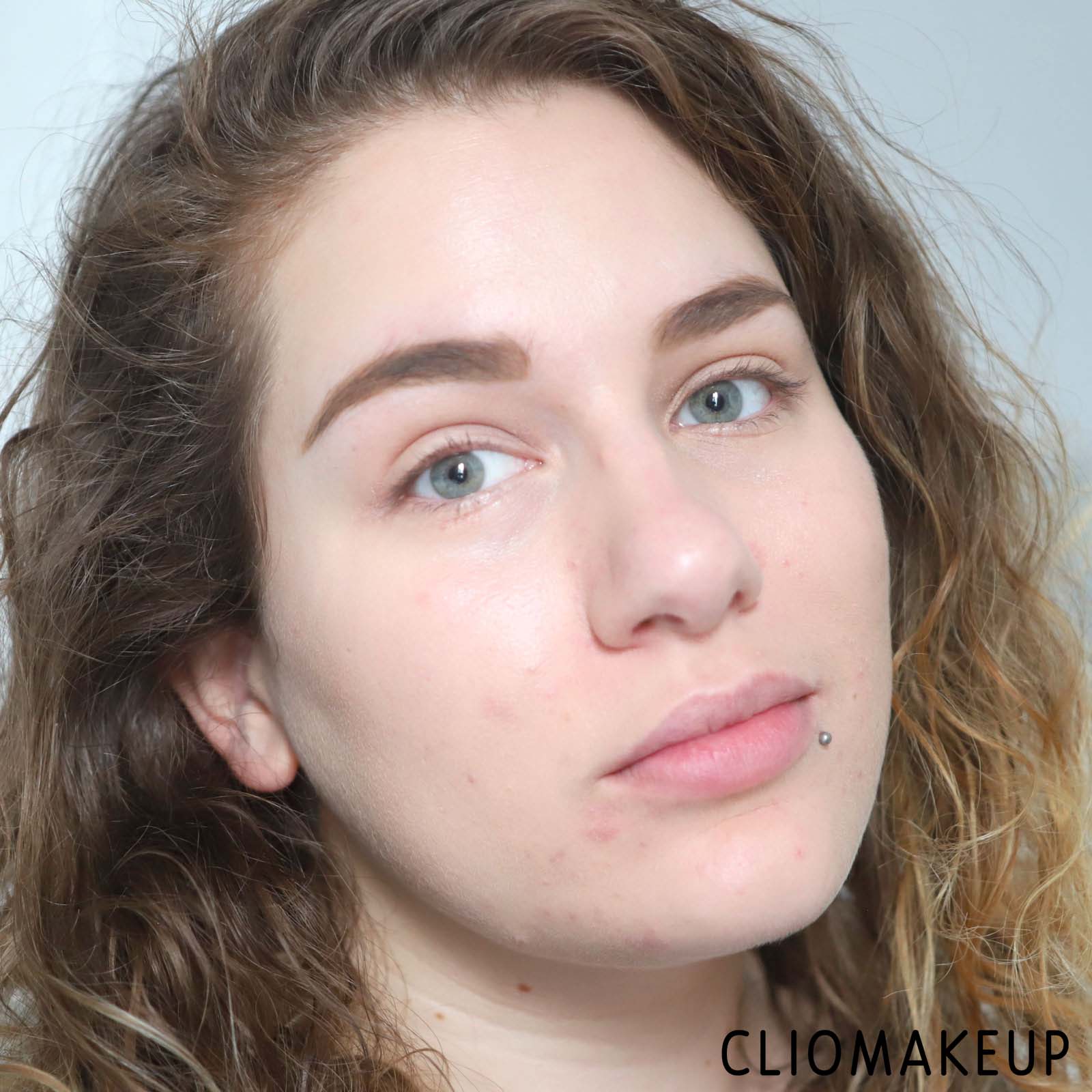 cliomakeup-recensione-correttore-benefit-boi-ing-hydrating-concealer-16