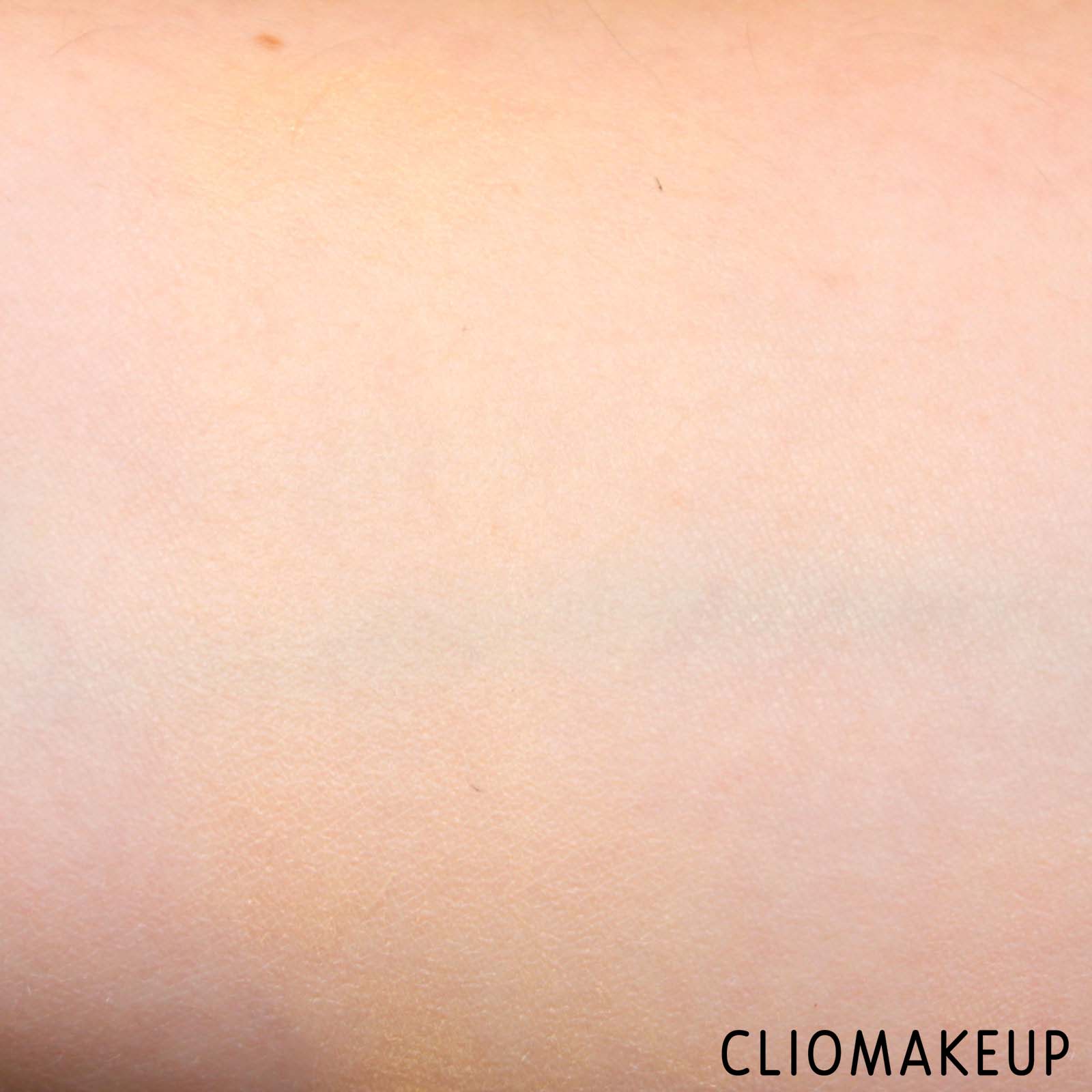 cliomakeup-recensione-correttore-benefit-boi-ing-hydrating-concealer-9