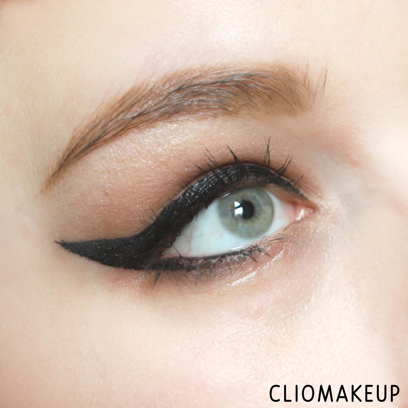 cliomakeup-recensione-eye-liner-kat-von-d-liner-x-eye-liner-13