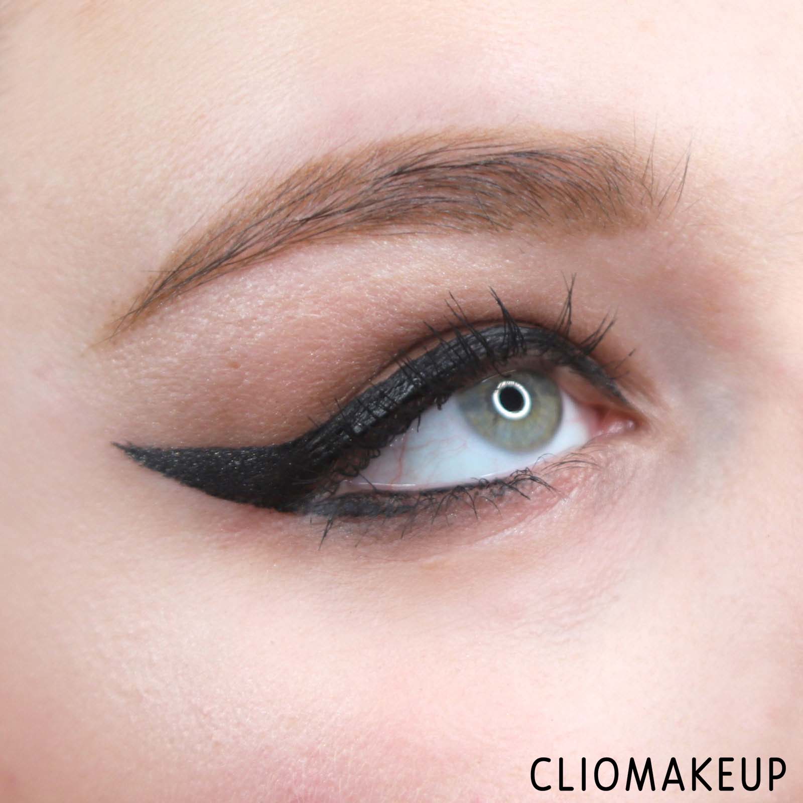 cliomakeup-recensione-eye-liner-kat-von-d-liner-x-eye-liner-14