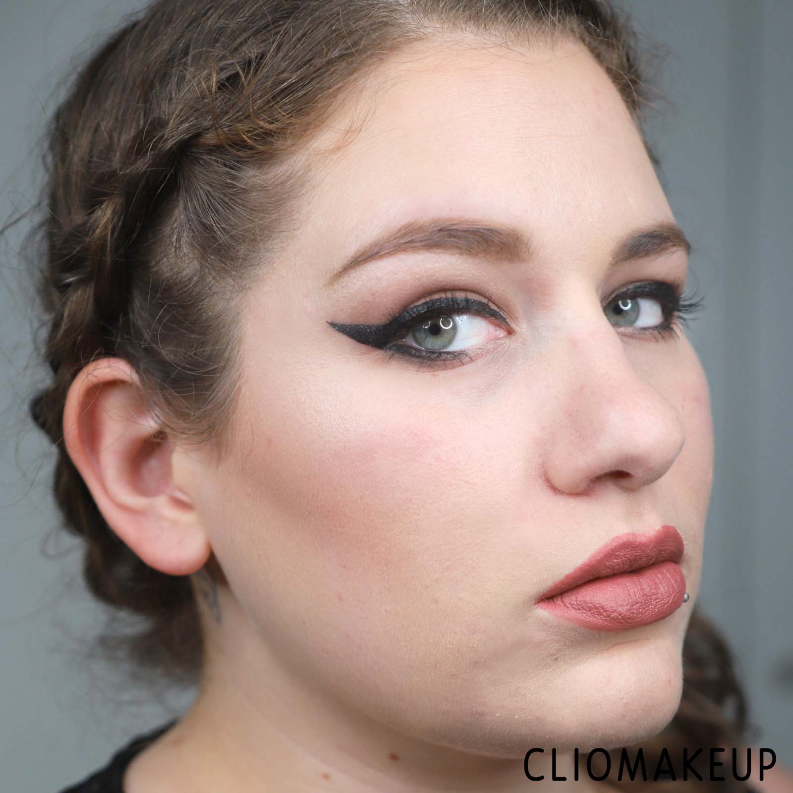 cliomakeup-recensione-illuminante-pupa-glow-obsession-compact-highlighter-13