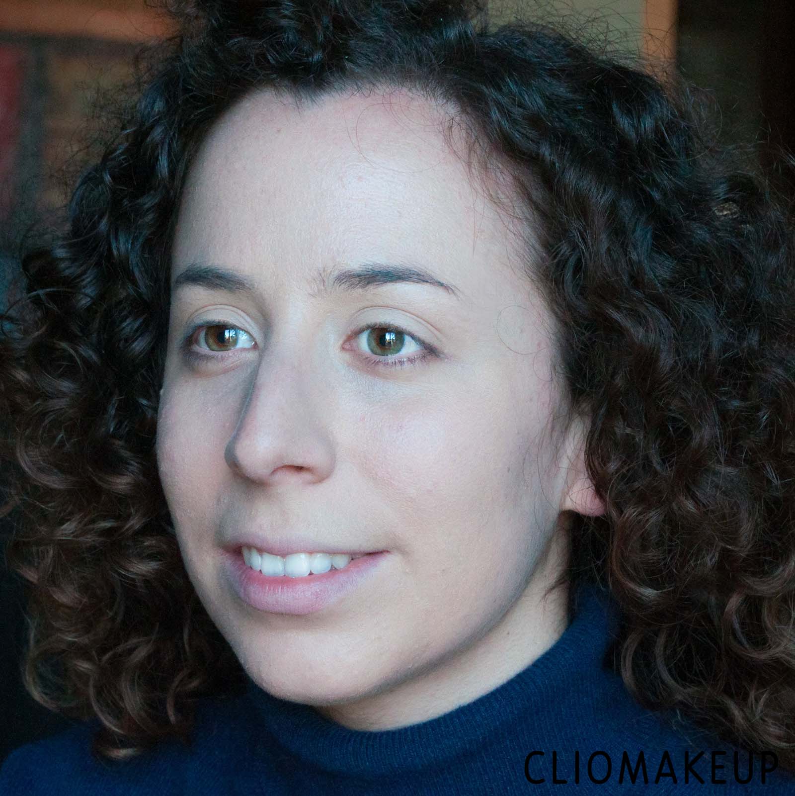 cliomakeup-recensione-illuminanti-kiko-sparkling-holiday-fabulous-highlighter-palette-10