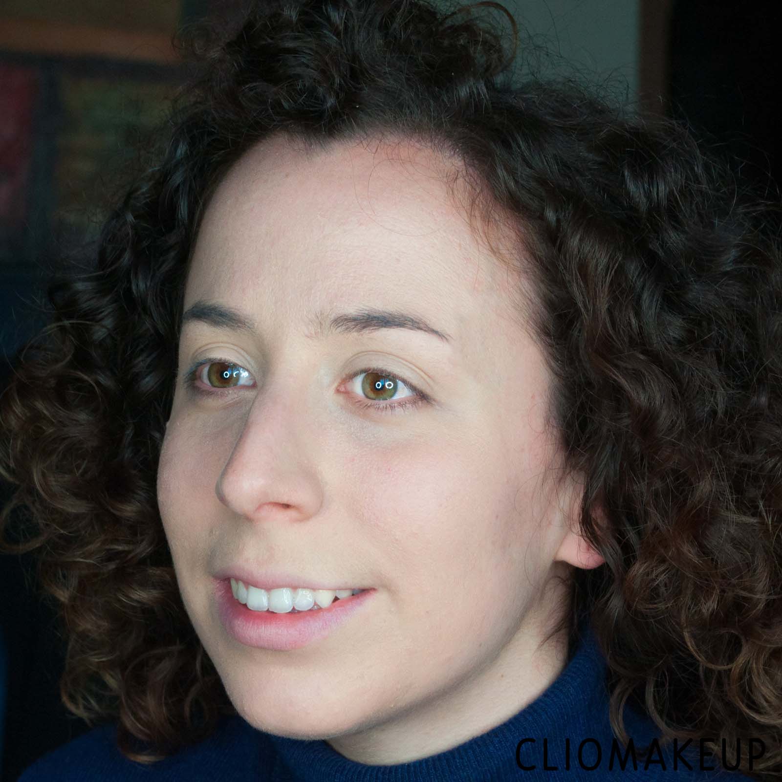 cliomakeup-recensione-illuminanti-kiko-sparkling-holiday-fabulous-highlighter-palette-11