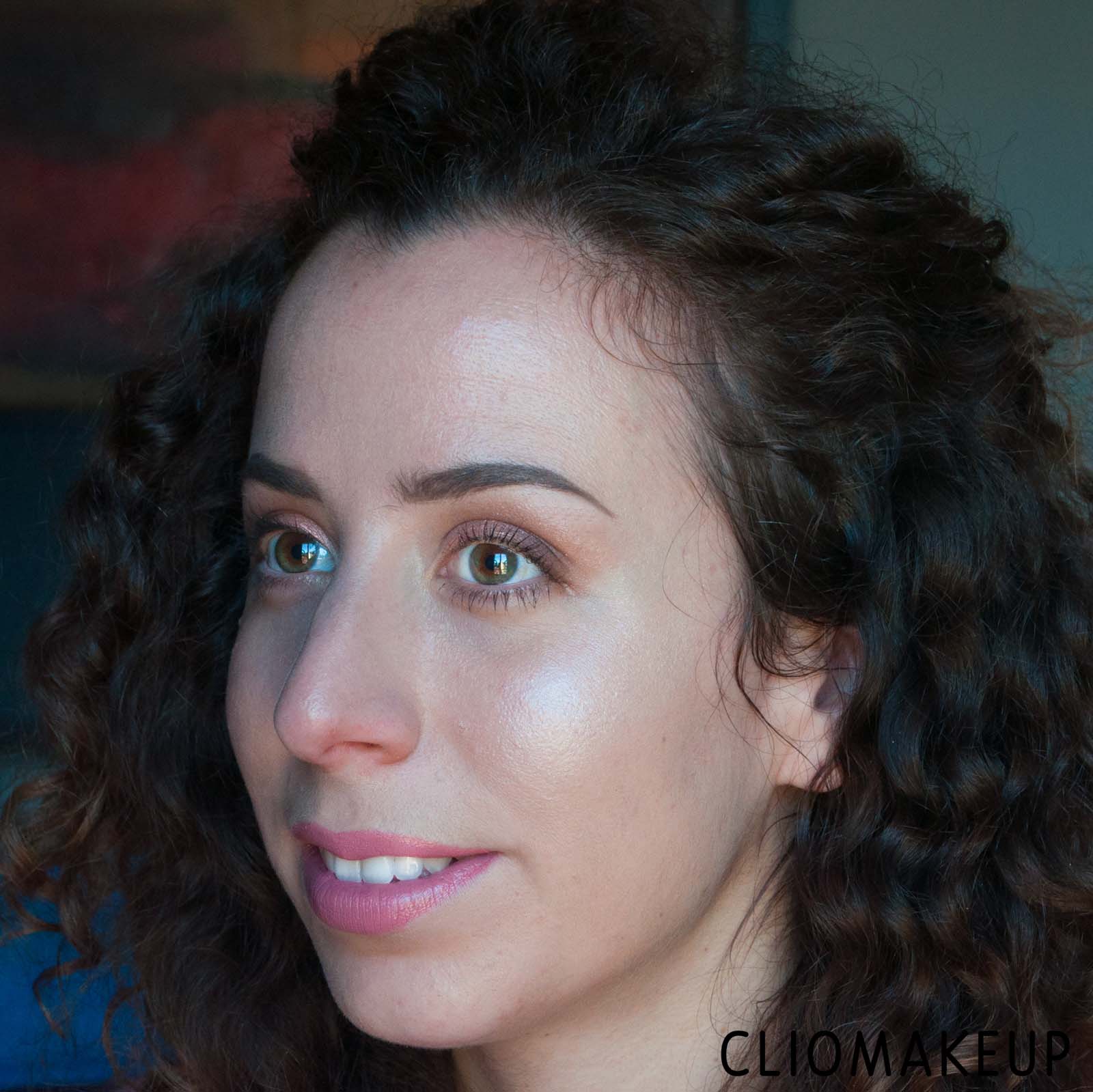cliomakeup-recensione-illuminanti-pupa-glow-obsession-liquid-highlighter-10