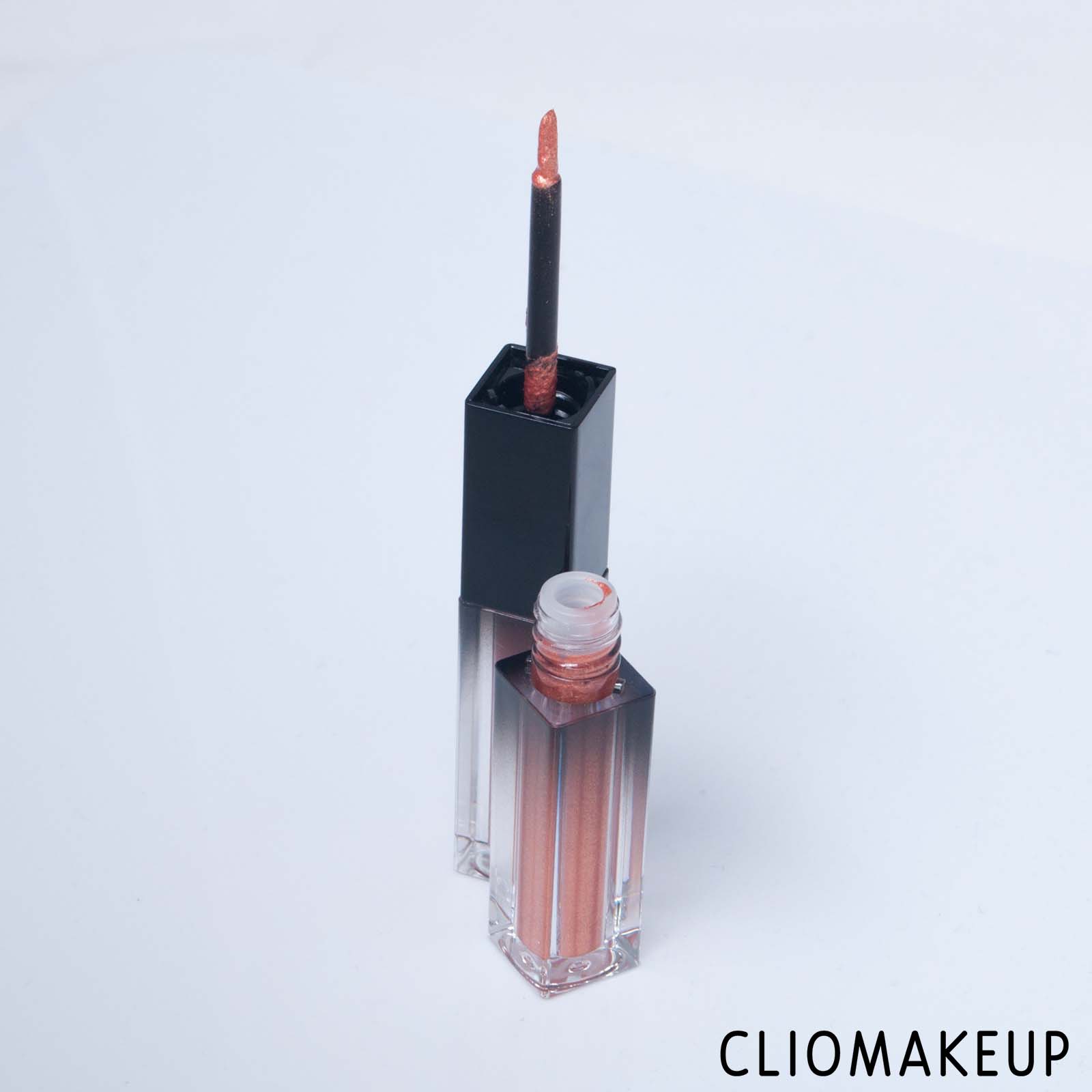 cliomakeup-recensione-ombretti-liquidi-huda-beauty-mattee-metal-melted-shadows-5