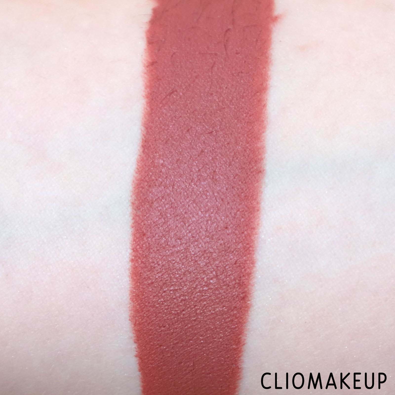 cliomakeup-recensione-rossetto-pat-mcgraths-labs-mattetrance-lipstick-6