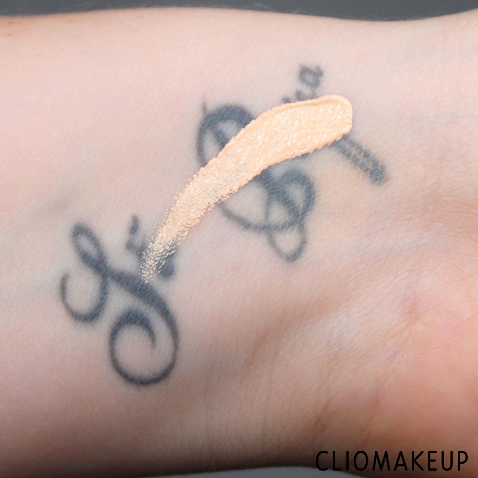 cliomakeup-recensione-correttore-fenty-beauty-pro-filtr-retouch-concealer-8