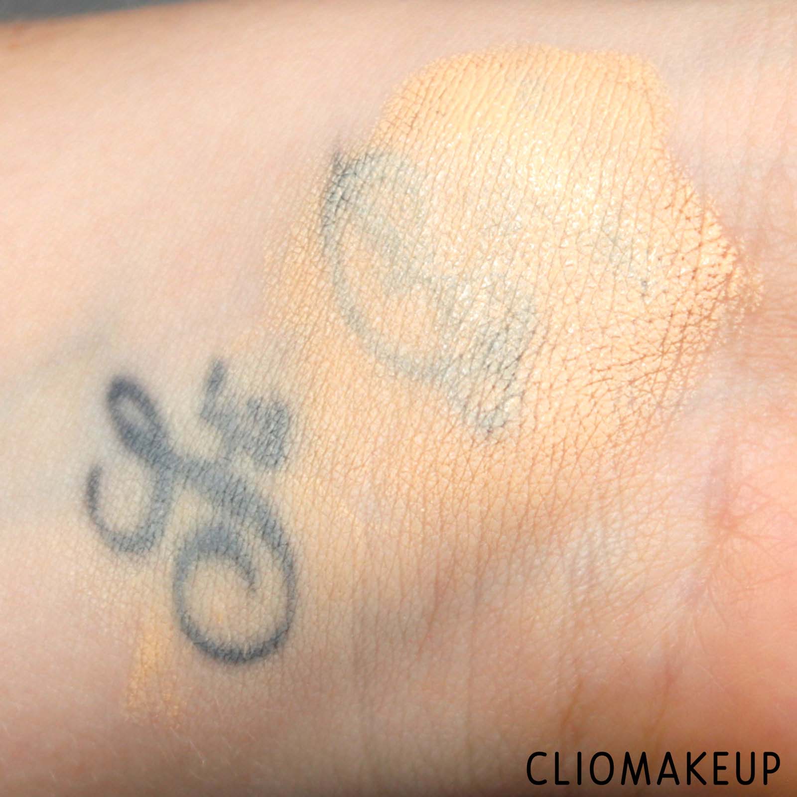 cliomakeup-recensione-correttore-make-up-for-ever-ultra-hd-concealer-9