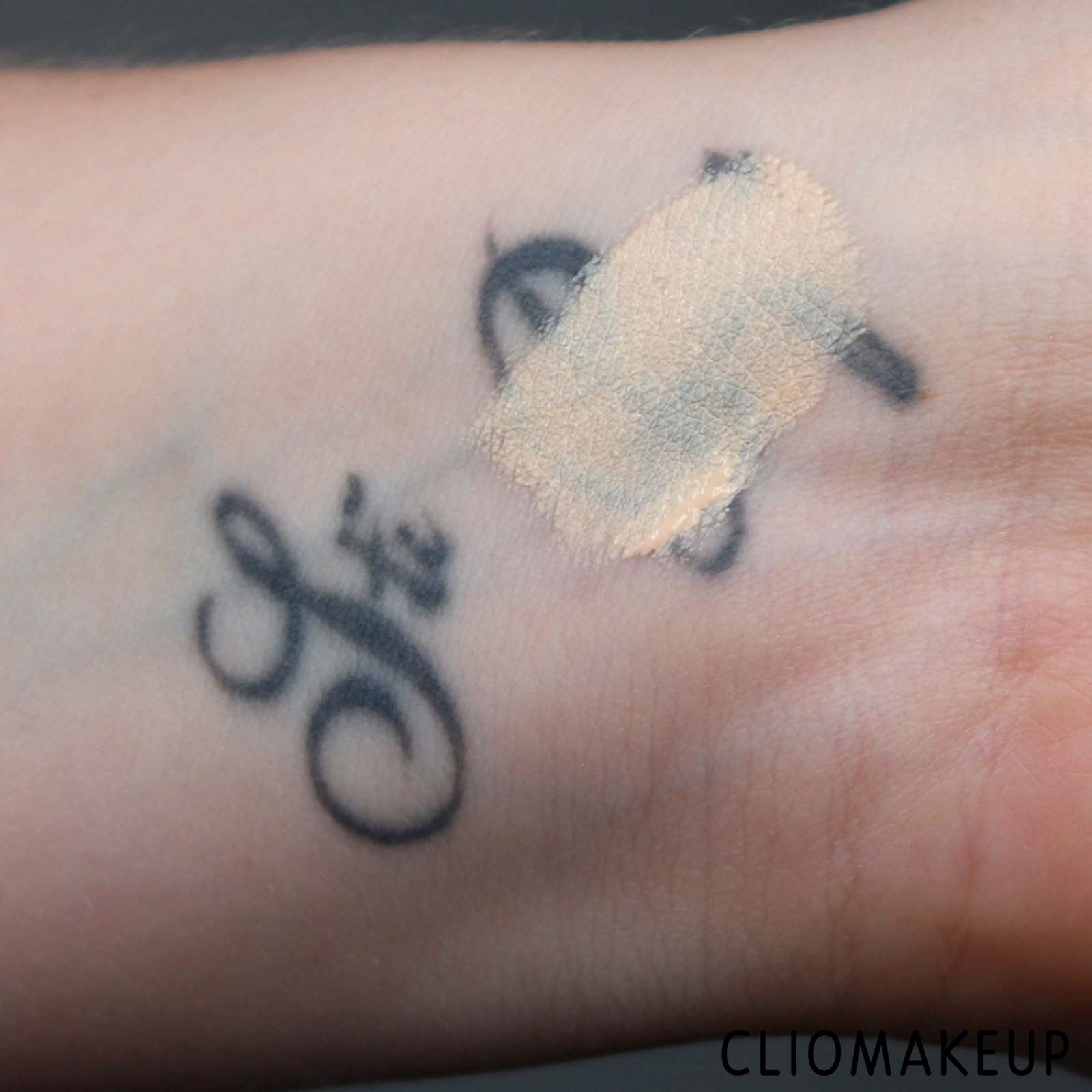 cliomakeup-recensione-correttore-nyx-cant-stop-wont-stop-contour-concealer-8