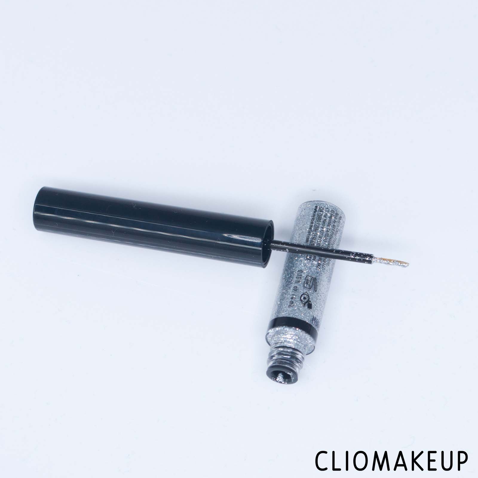 cliomakeup-recensione-eyeliner-nyx-glitter-goals-liquid-liner-5