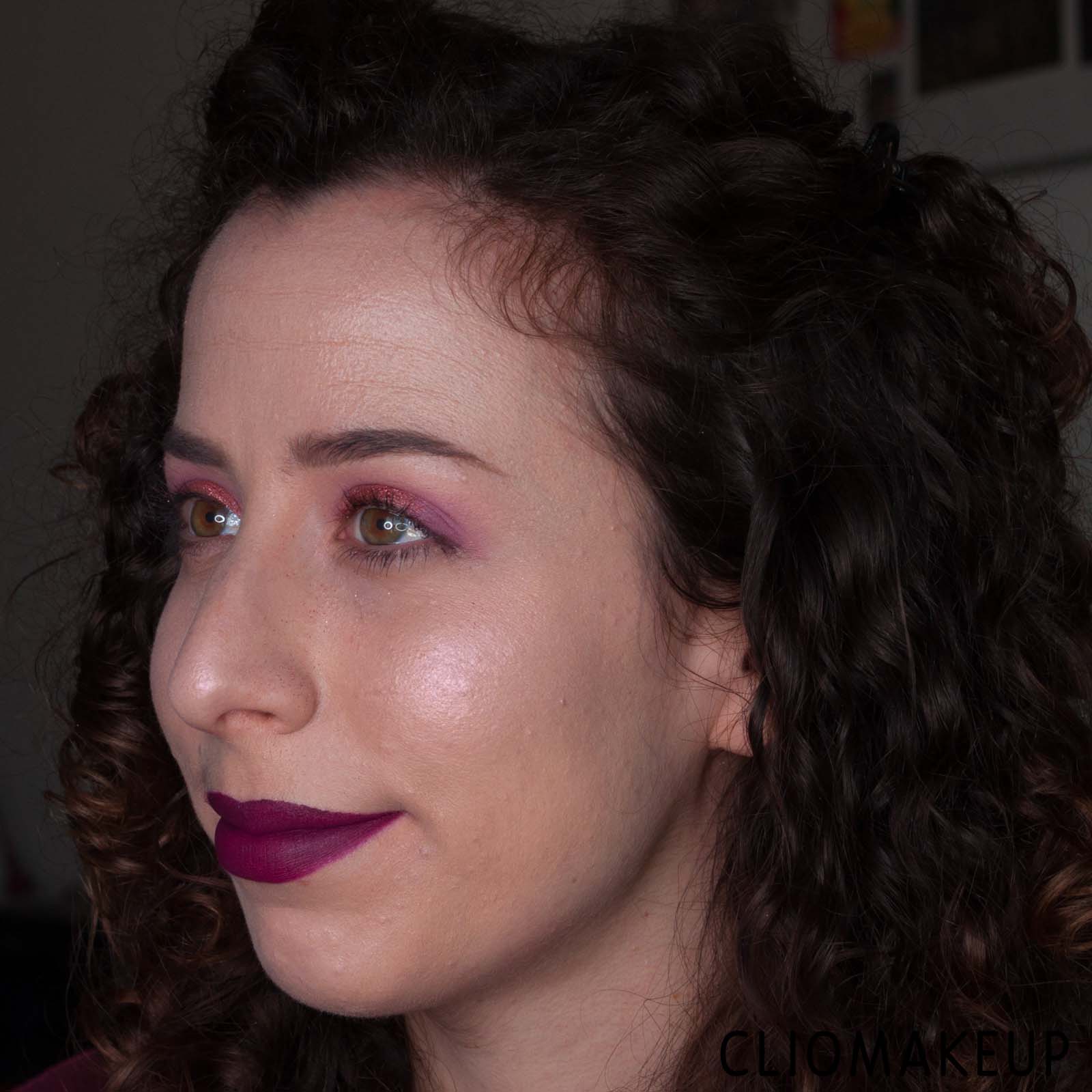 cliomakeup-recensione-illuminante-too-faced-diamond-light-diamond-fire-highlighter-11