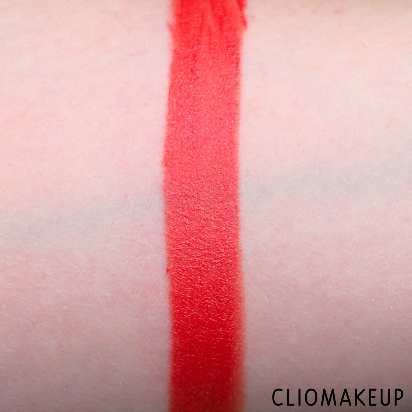 cliomakeup-recensione-rossetto-rouge-baiser-paris-rouge-evidemment-creme-7
