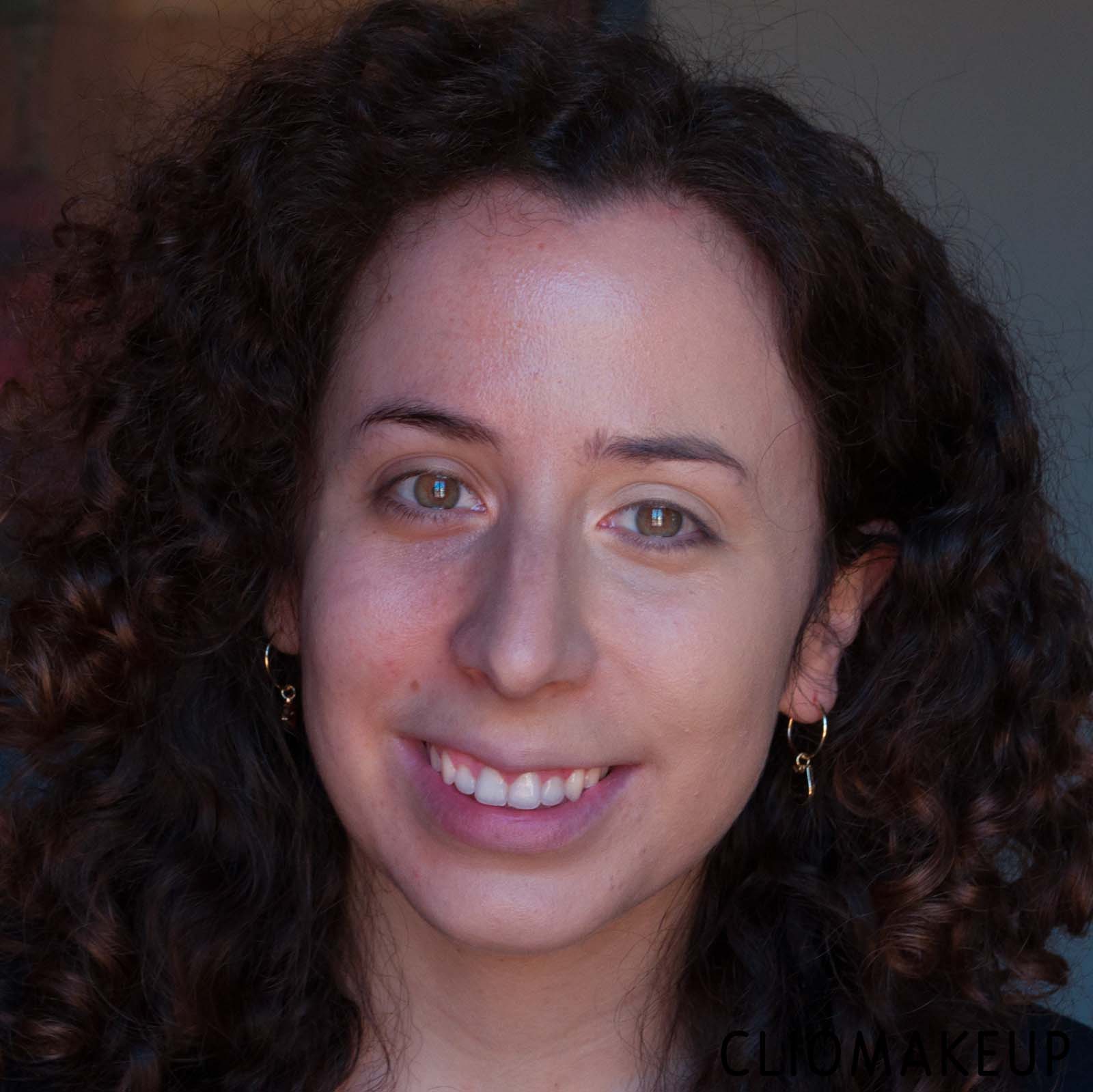 cliomakeup-recensione-fondotinta-in-stick-makeup-revolution-fast-base-stick-foundation-12