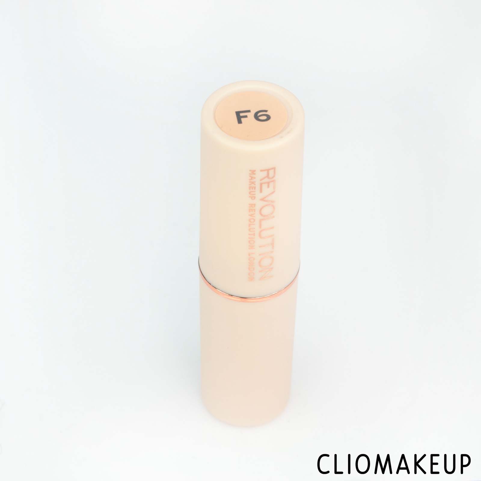 cliomakeup-recensione-fondotinta-in-stick-makeup-revolution-fast-base-stick-foundation-2