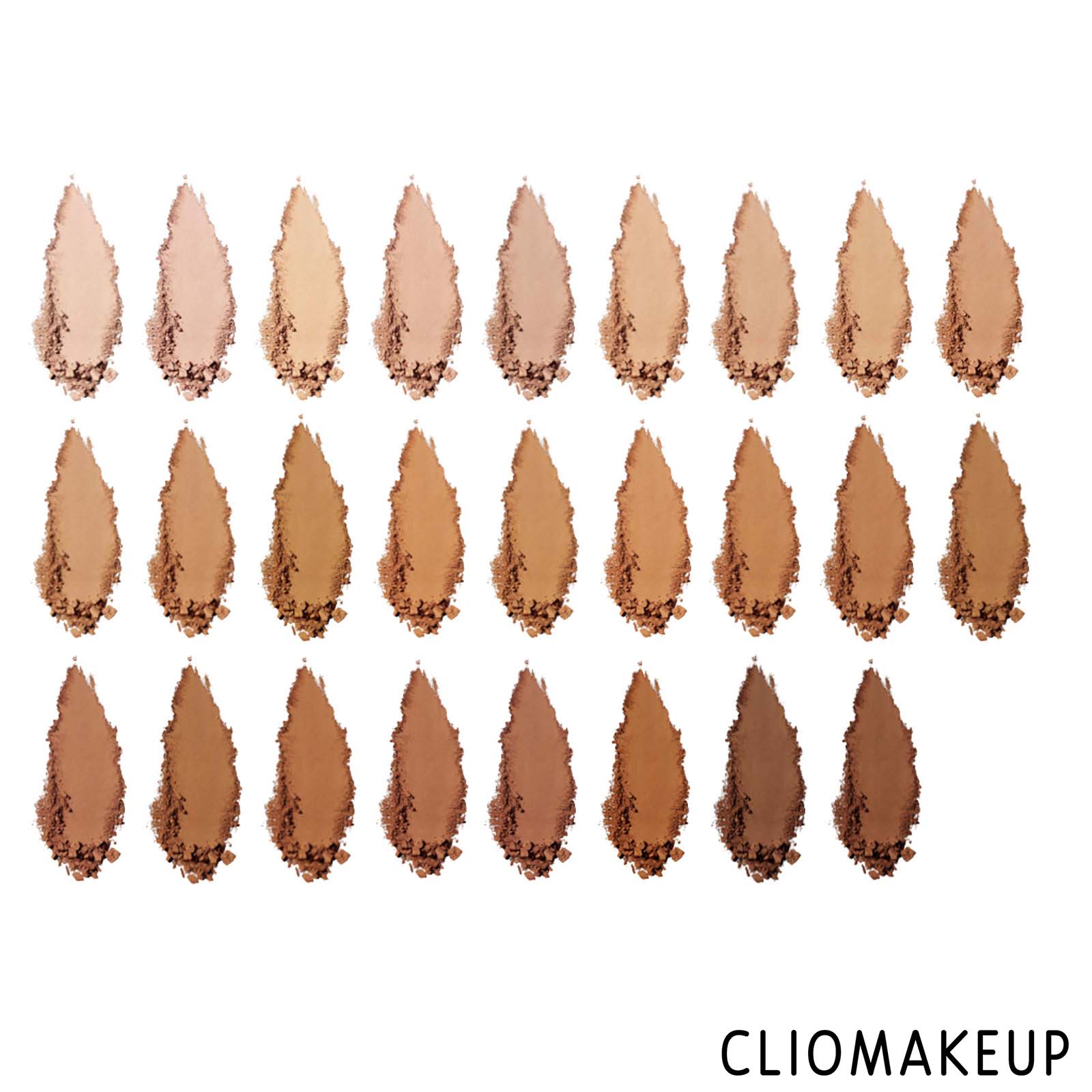 cliomakeup-recensione-fondotinta-kat-von-d-lock-it-powder-foundation-3