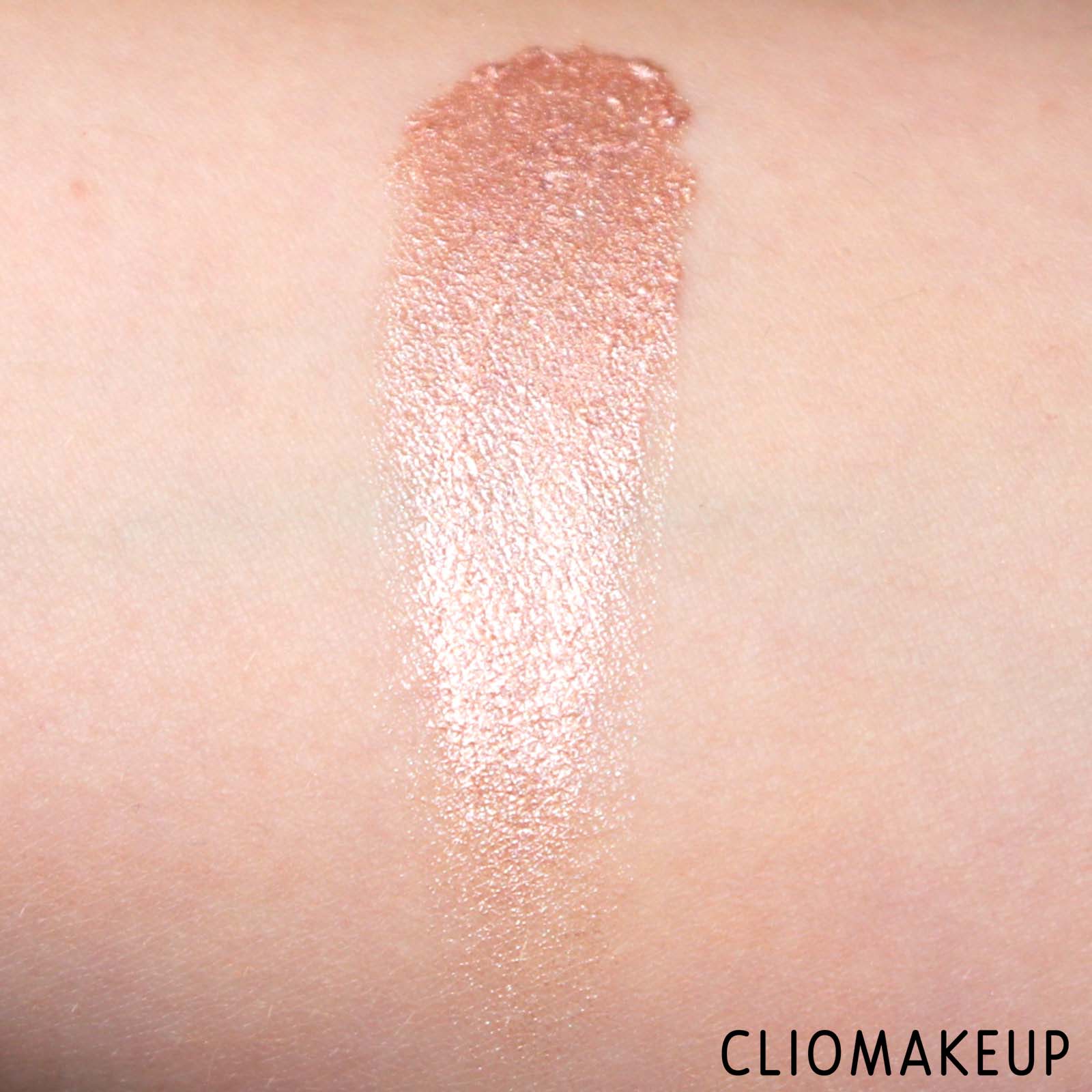 cliomakeup-recensione-illuminante-revolution-makeup-jelly-highlighter-7