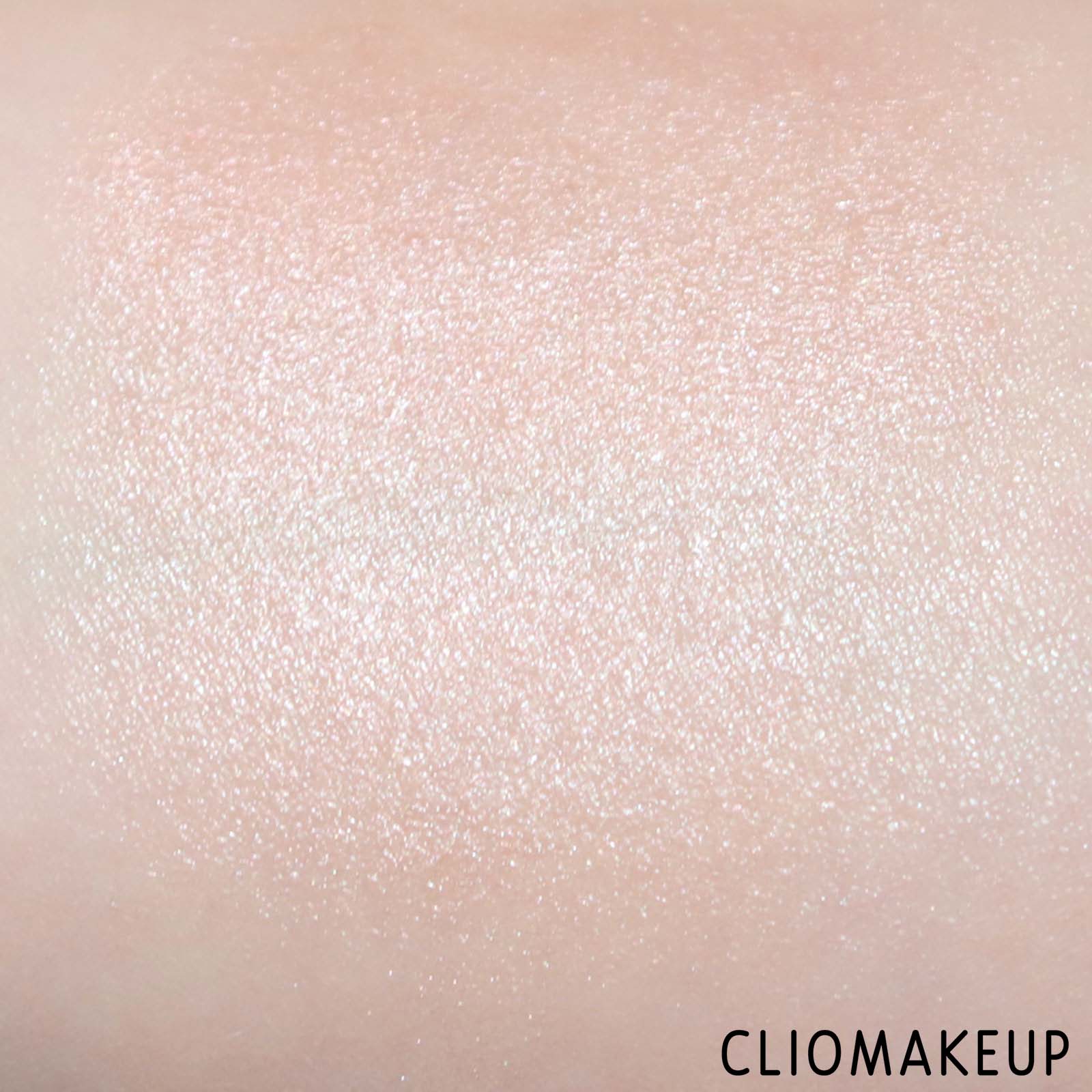 cliomakeup-recensione-illuminante-revolution-makeup-jelly-highlighter-8