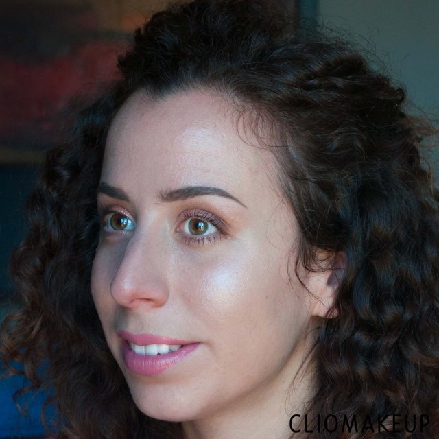 cliomakeup-illuminanti-2019-8-recensione-illuminanti-pupa-glow-obsession-liquid-highlighter