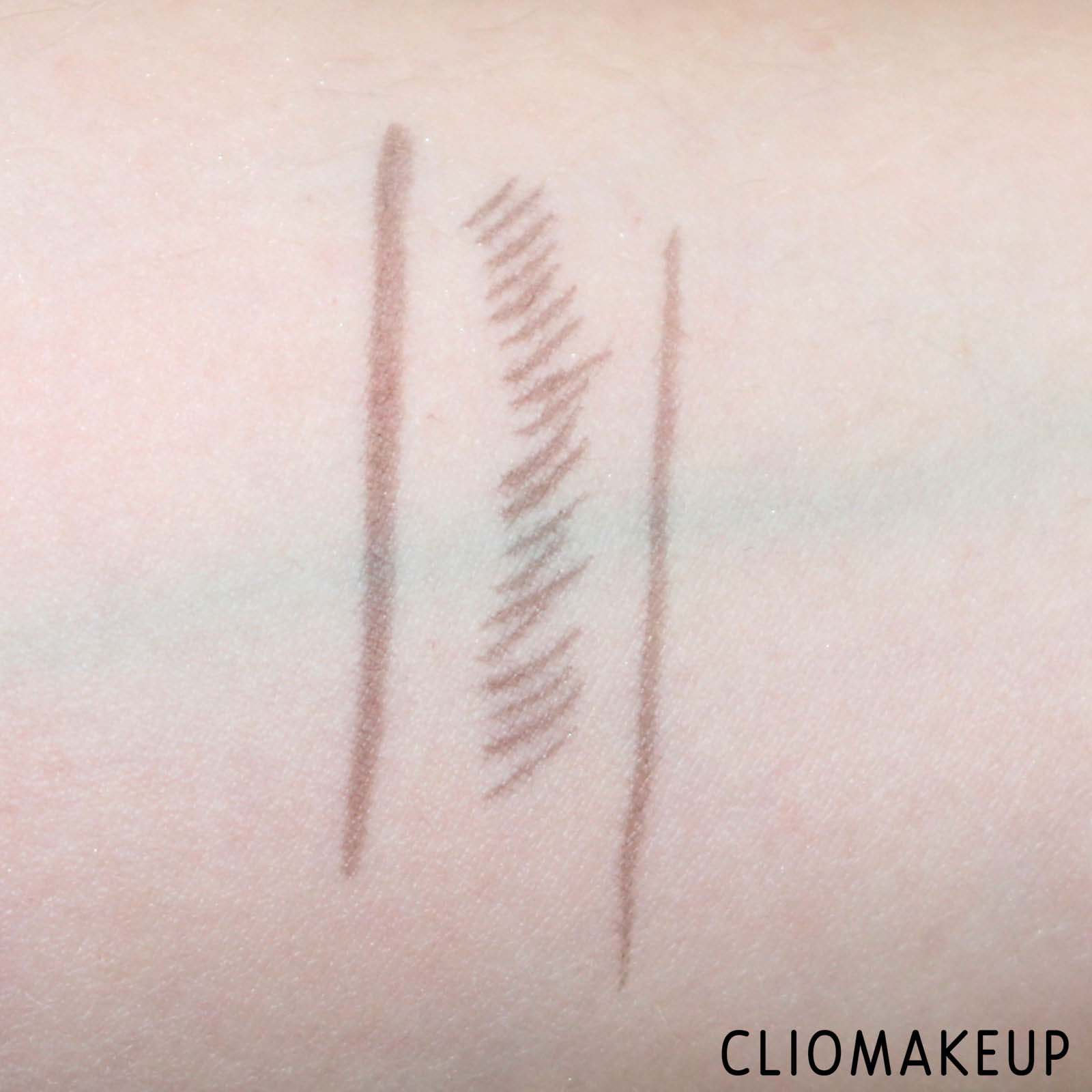 cliomakeup-recensione-pennarello-sopracciglia-kiko-eyebrow-marker-6