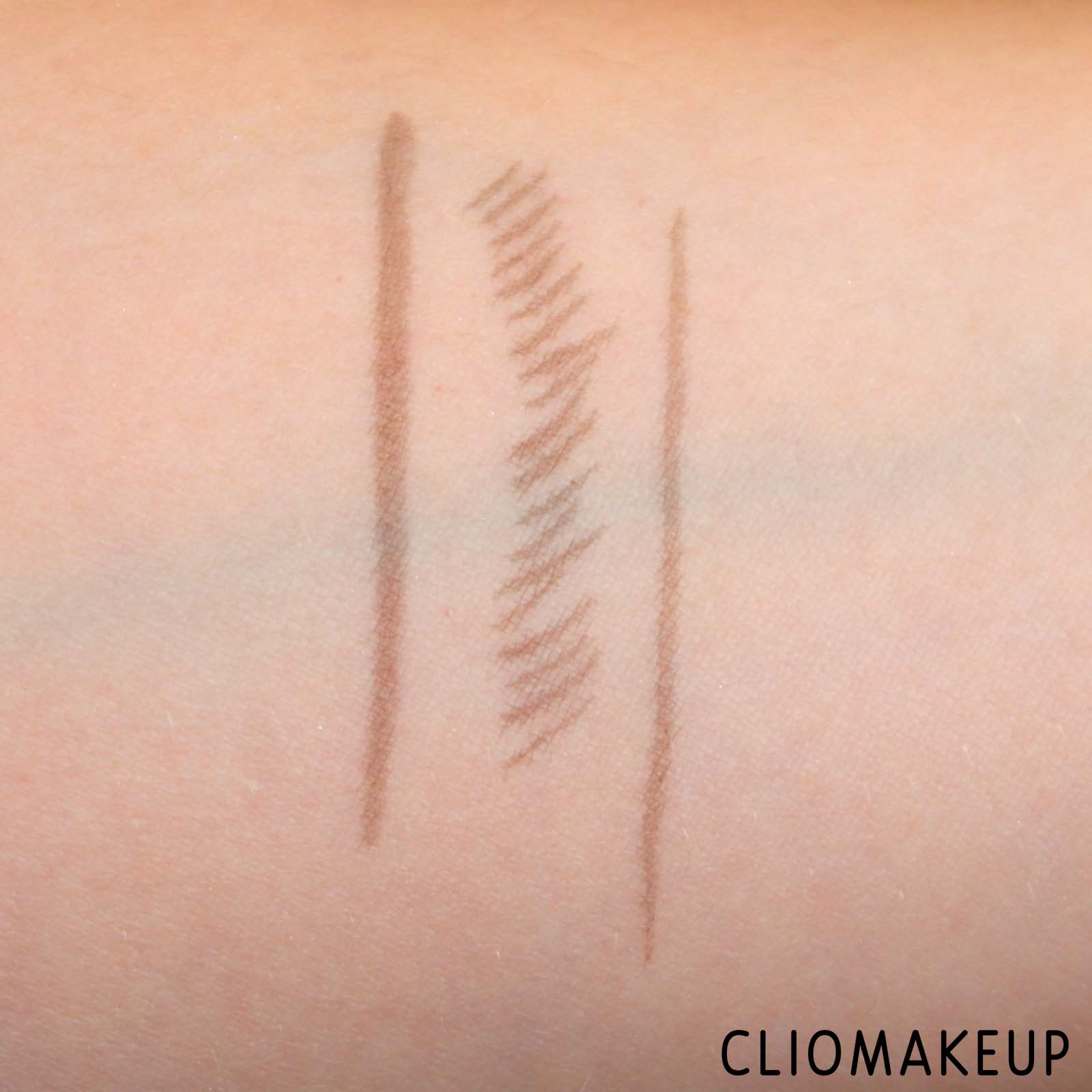 cliomakeup-recensione-pennarello-sopracciglia-kiko-eyebrow-marker-7