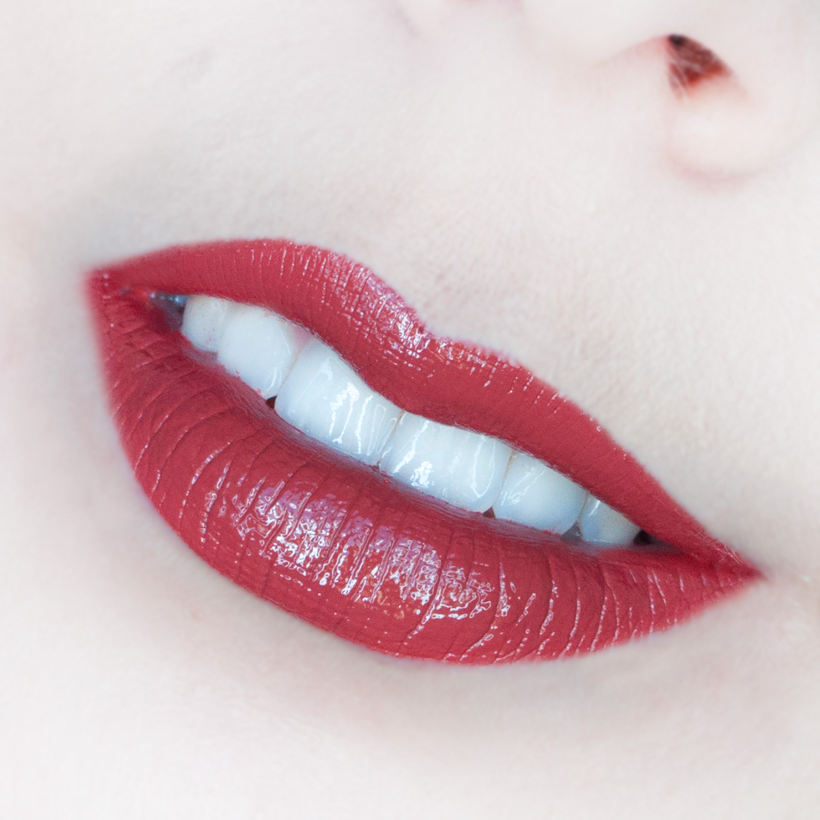 cliomakeup-recensione-rossetti-kiko-waterflower-magic-vinyl-lip-lacquer-12