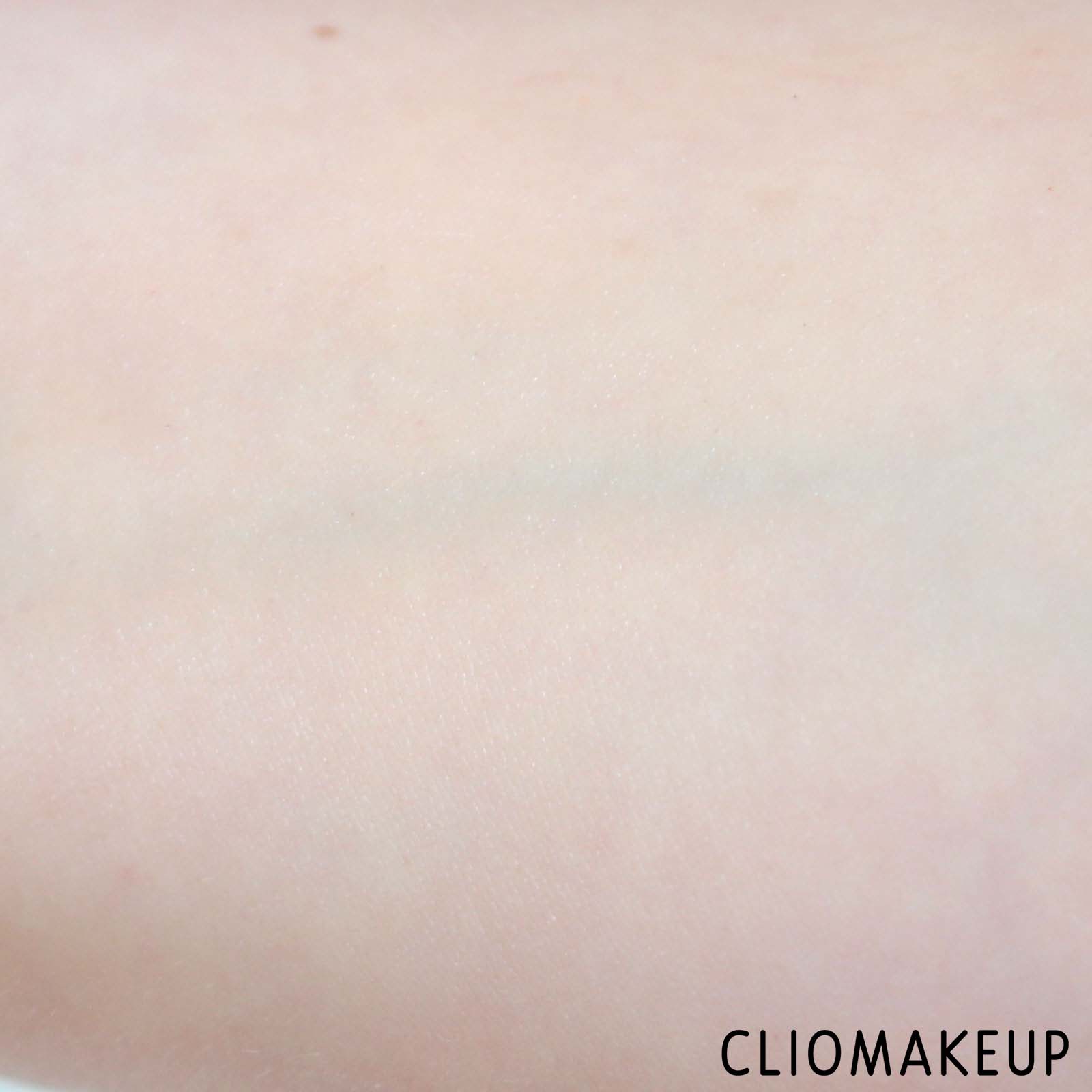 cliomakeup-recensione-essence-glow-boosting-pore-minimizing-primer-8