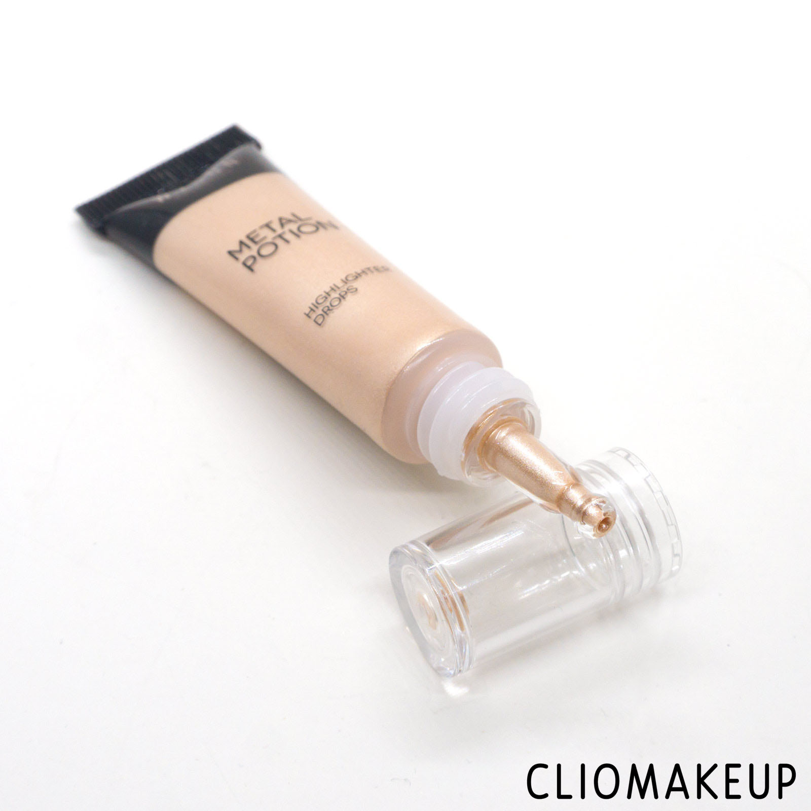 cliomakeup-recensione-illuminante-liquido-Wycon-Metal-Potion-5