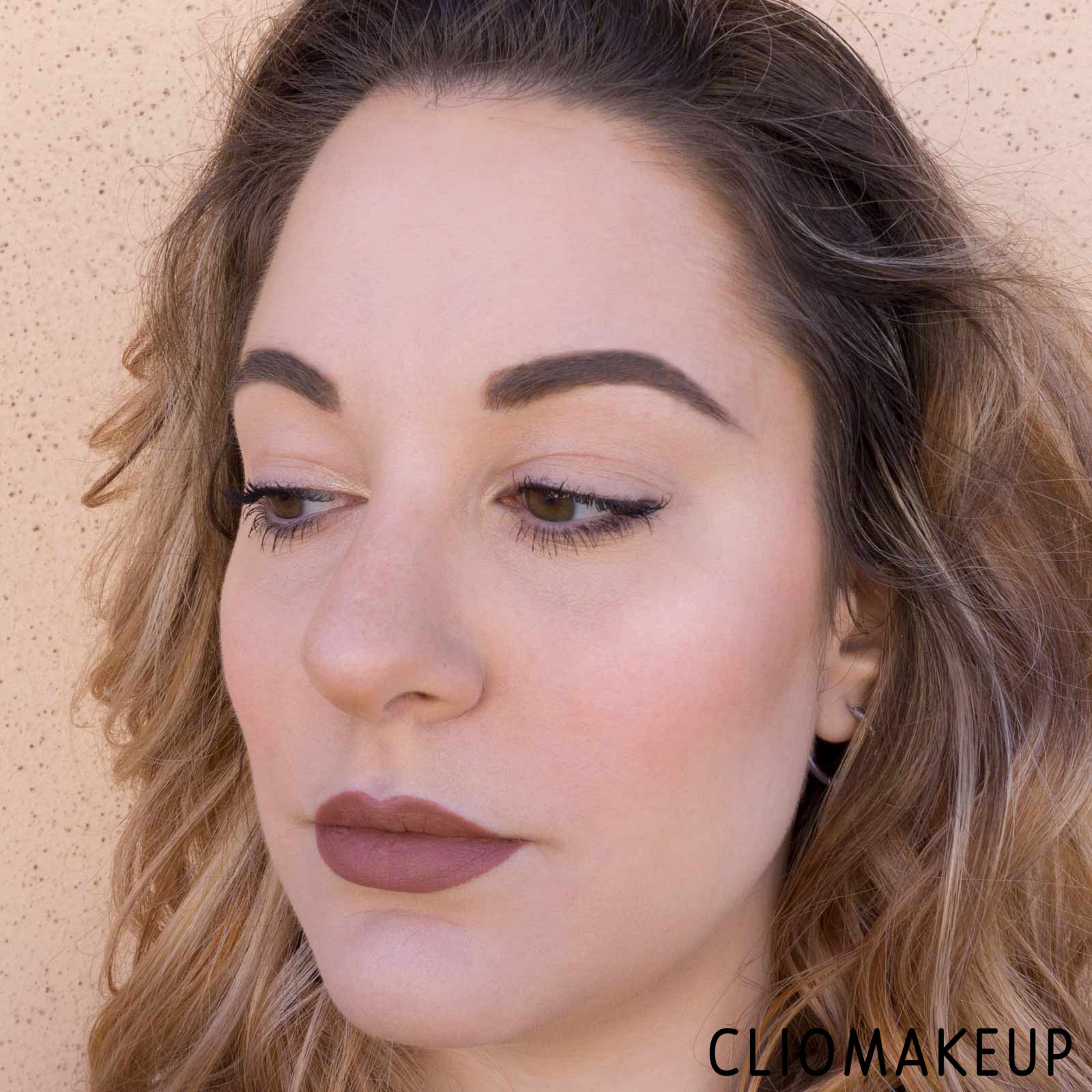 cliomakeup-recensione-illuminante-viso-liquido-essence-#instaperfect-liquid-highlighter-12