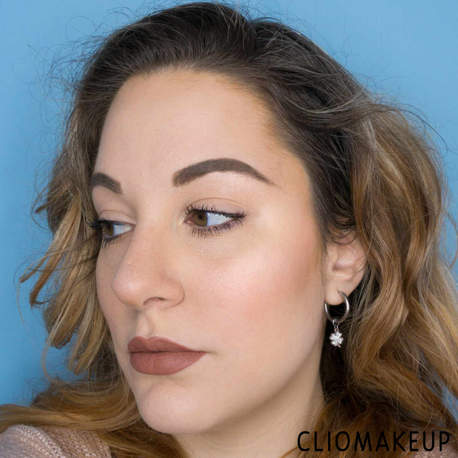  cliomakeup-recensione-illuminante-viso-liquido-essence-instaperfect-liquid-highlighter-15