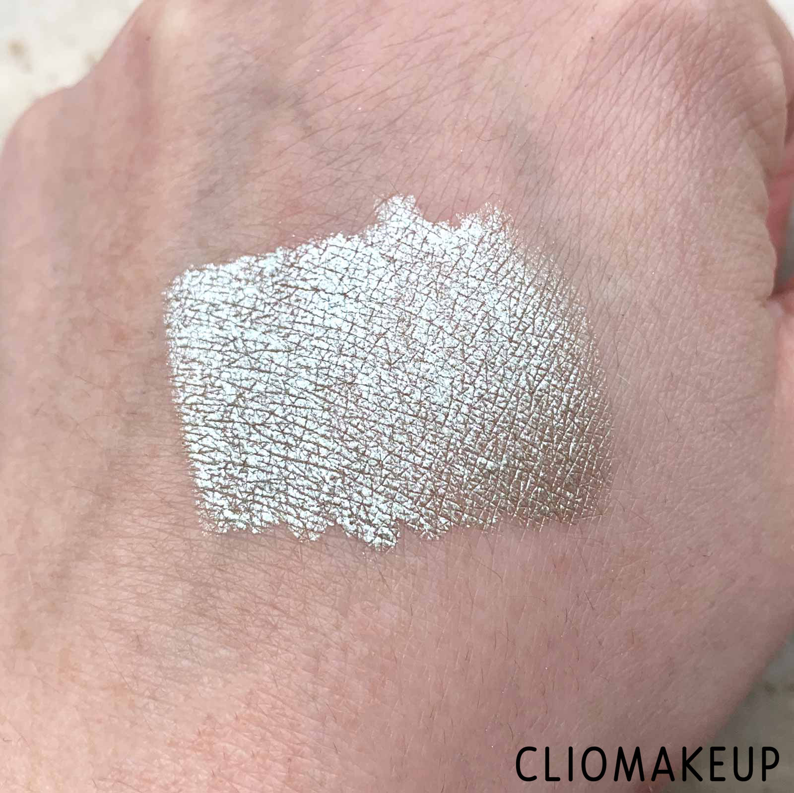 cliomakeup-recensione-ombretto-liquido-huda-beauty-matte-e-metal-melted-shadows-8