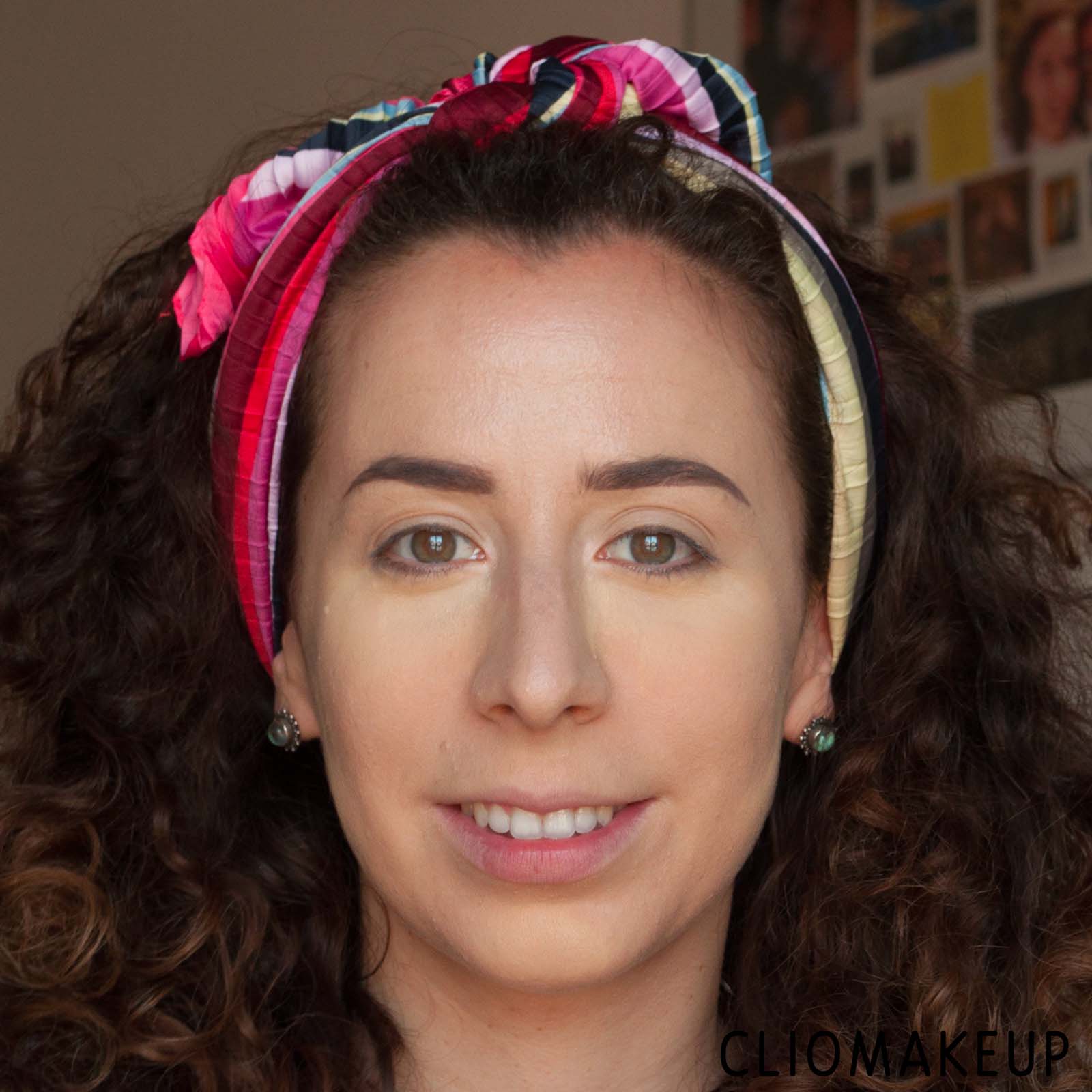 cliomakeup-recensione-cipria-makeup-revolution-luxury-powder-banana-10